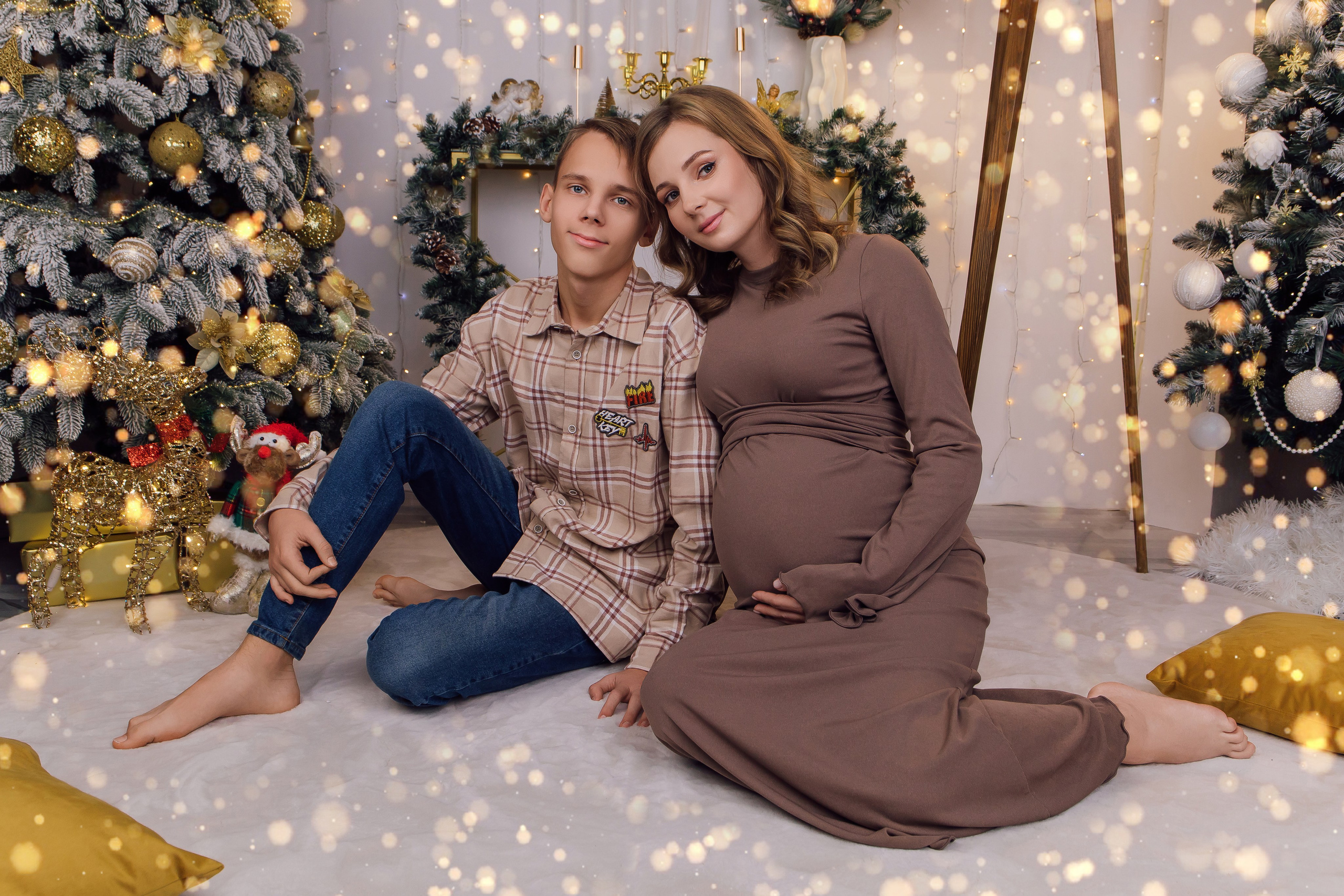 Олеся с семьей Новогодняя