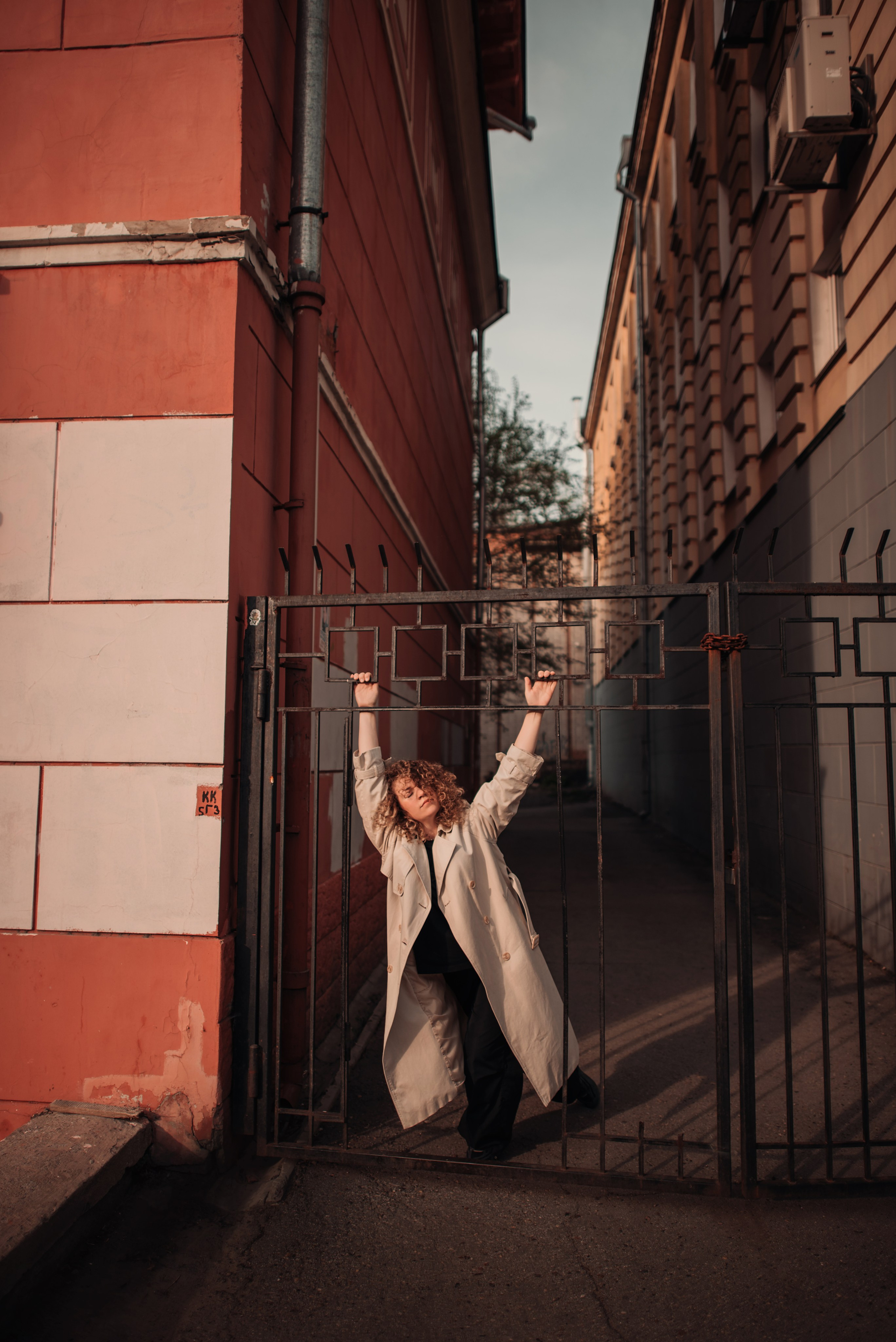 Рассвет в городе: Ира и парсон Гром. Портфолио