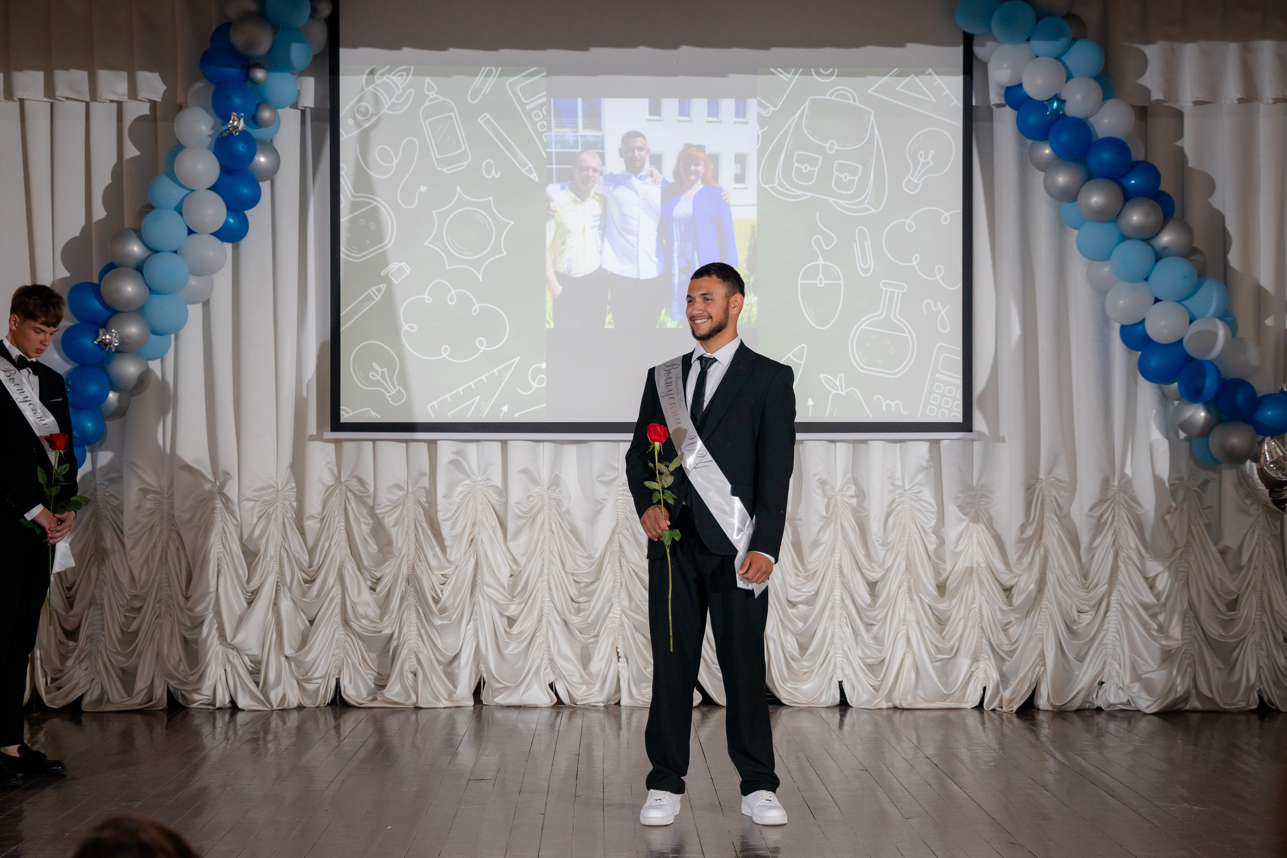 Школьный выпускной 2024 год в Соколе (Минск). Свадебный фотограф в Минске/Беларуси Сергей Спиридонов