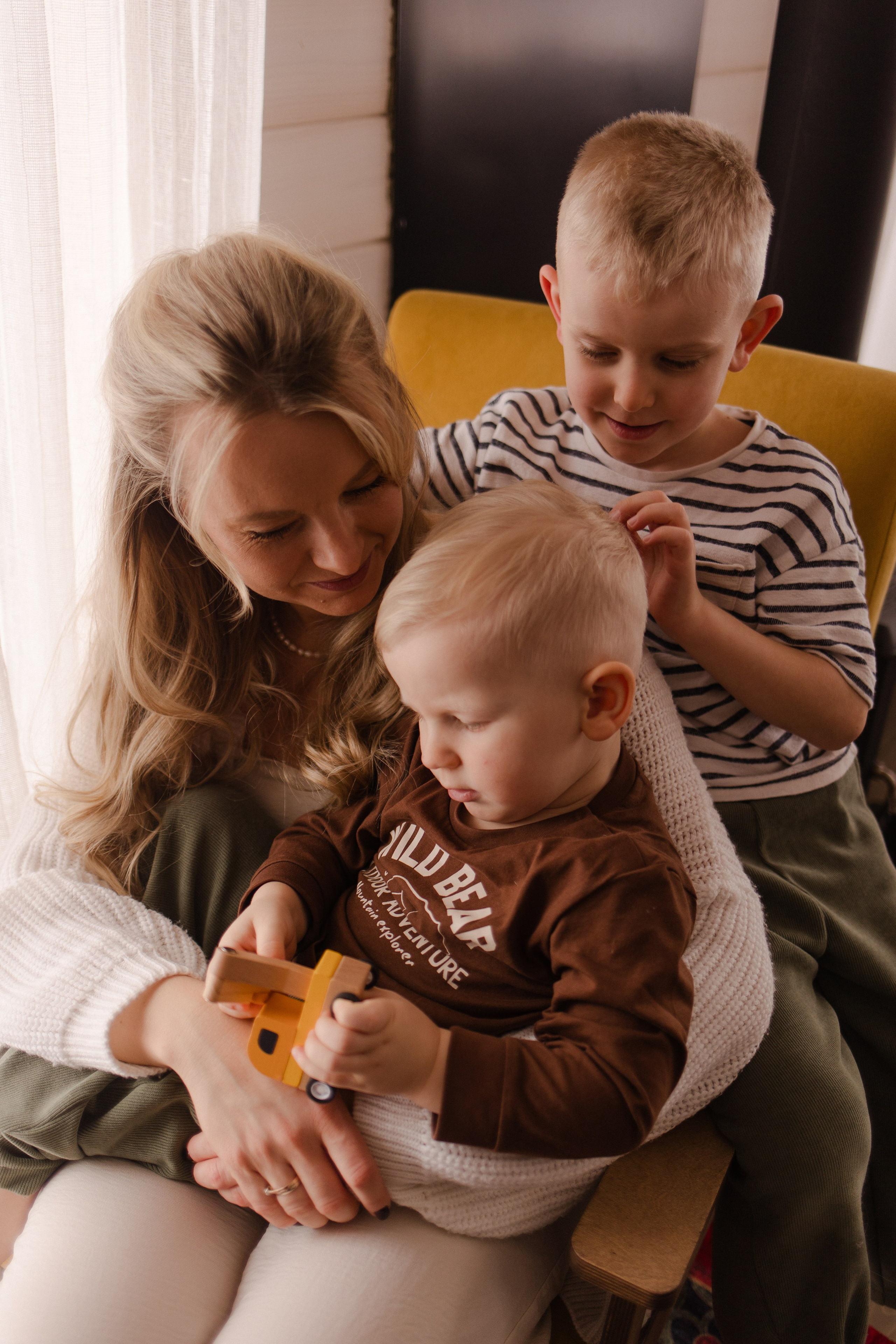 Акрам Ульяна и мальчишки. Фотграф в Москве Кузьмина Мария