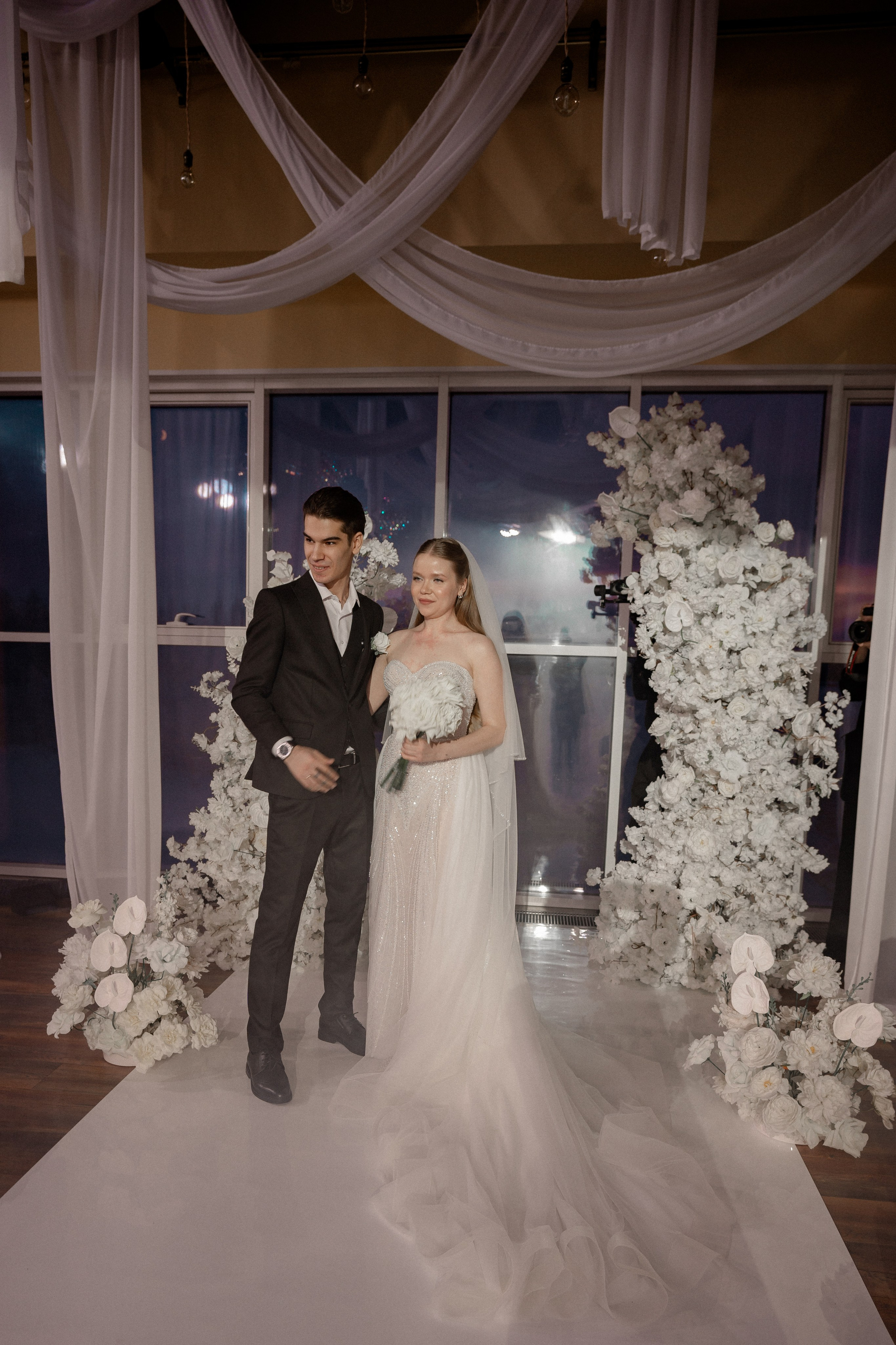 СВАДЕБНАЯ СЬЕМКА СБОРОВ В ОТЕЛЕ И ВЫЕЗД НА ЦЕРЕМОНИЮ (СНЯТО В СИБИРЕ В НИЖНЕВАРТОВСКЕ). Профессиональный фотограф, Санкт-Петербург — Виктория Богомолова