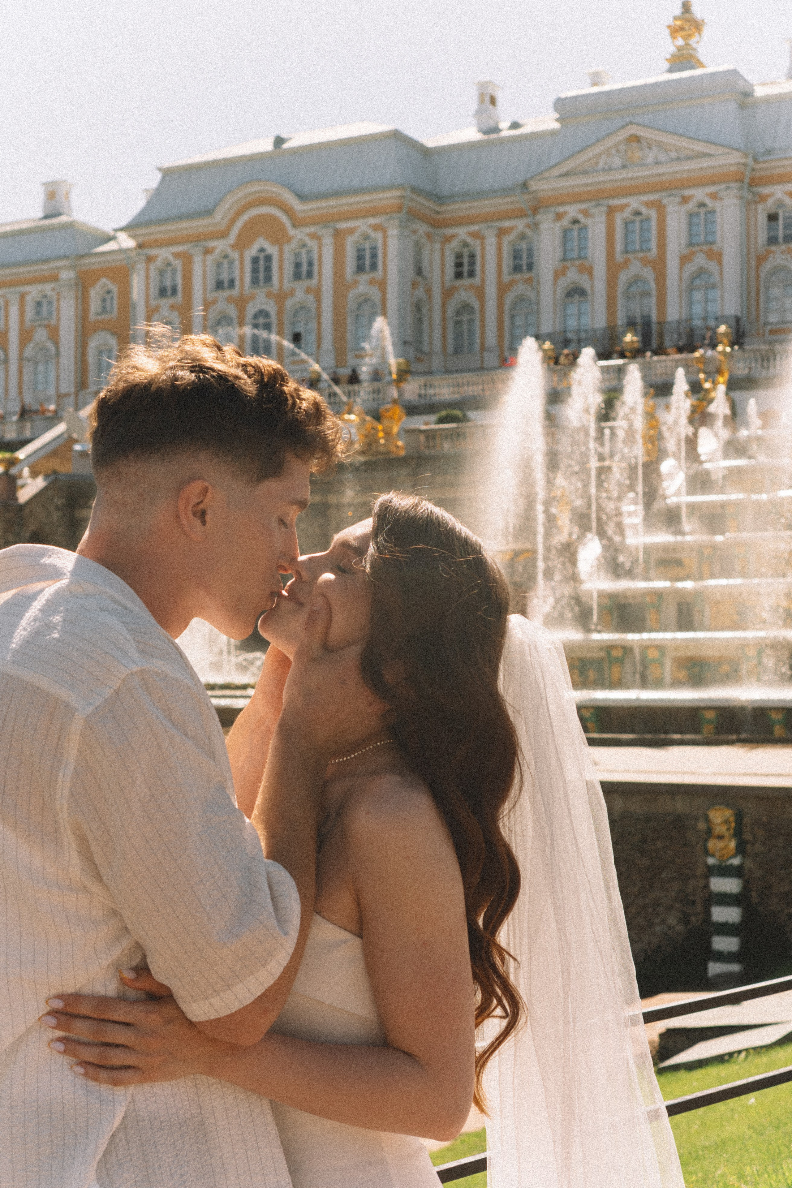 СВАДЕБНАЯ СЬЕМКА В ПЕТЕРГОФЕ И СЬЕМКА РЕПОРТАЖА В ЗАГСЕ ПЕТЕРГОФА. Профессиональный фотограф, Санкт-Петербург — Виктория Богомолова