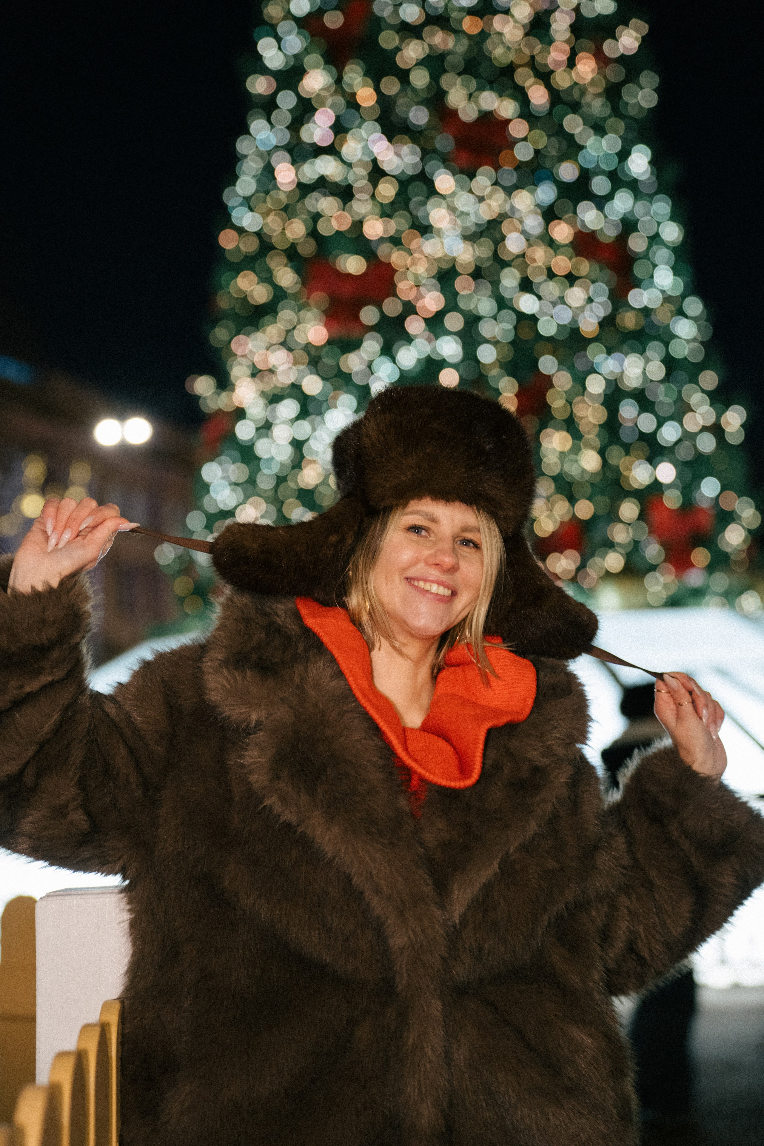 ПРОГУЛКА НА МАНЕЖНОЙ ПЛОЩАДИ ДЛЯ ДЕВУШКИ ПЕРЕД НОВЫМ ГОДОМ (НОВОГОДНЯЯ ФОТОСЕССИИЯ НА МАНЕЖНОЙ ПЛОЩАДИ). Профессиональный фотограф, Санкт-Петербург — Виктория Богомолова