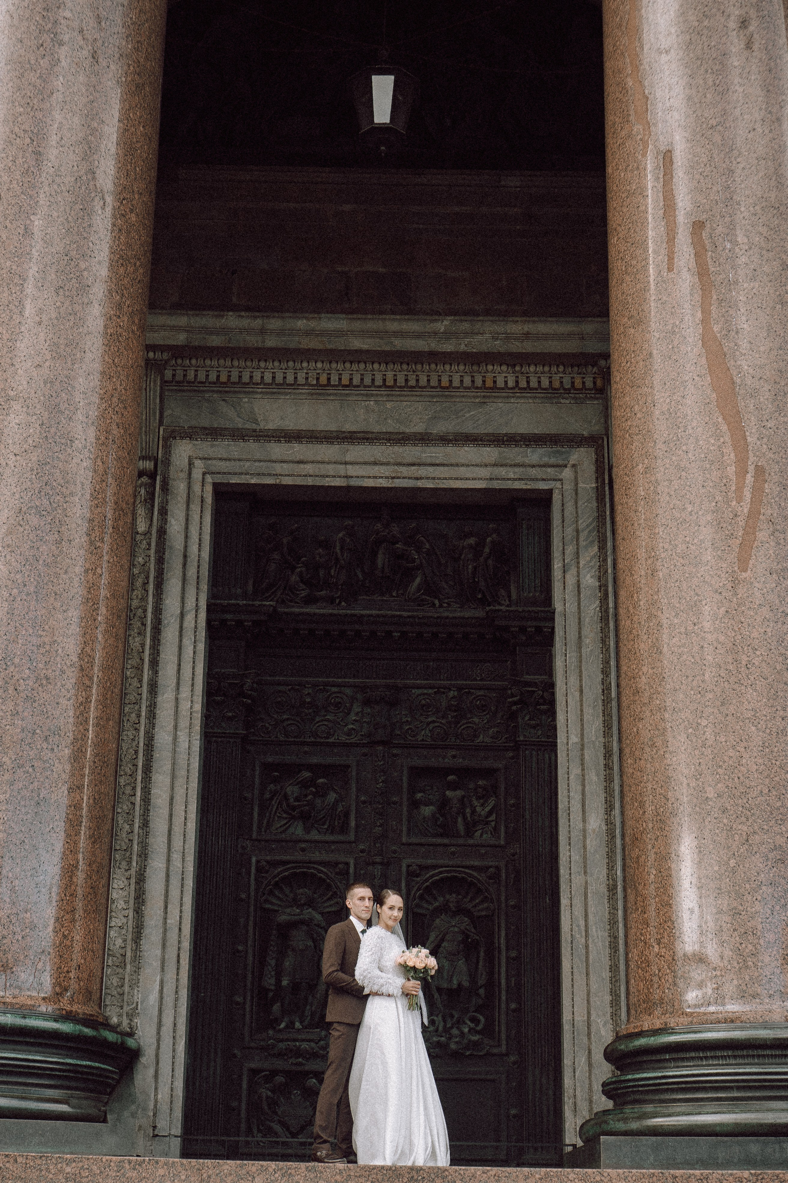 СВАДЕБНАЯ ПРОГУЛКА В САНТК-ПЕТЕРБУРГЕ (ИСАКИЕВСКИЙ СОБОР, ЗИМНЯЯ КАНАВКА, ЭРМИТАЖ И БОЛЬШАЯ МОРСКАЯ УЛИЦА). Профессиональный фотограф, Санкт-Петербург — Виктория Богомолова