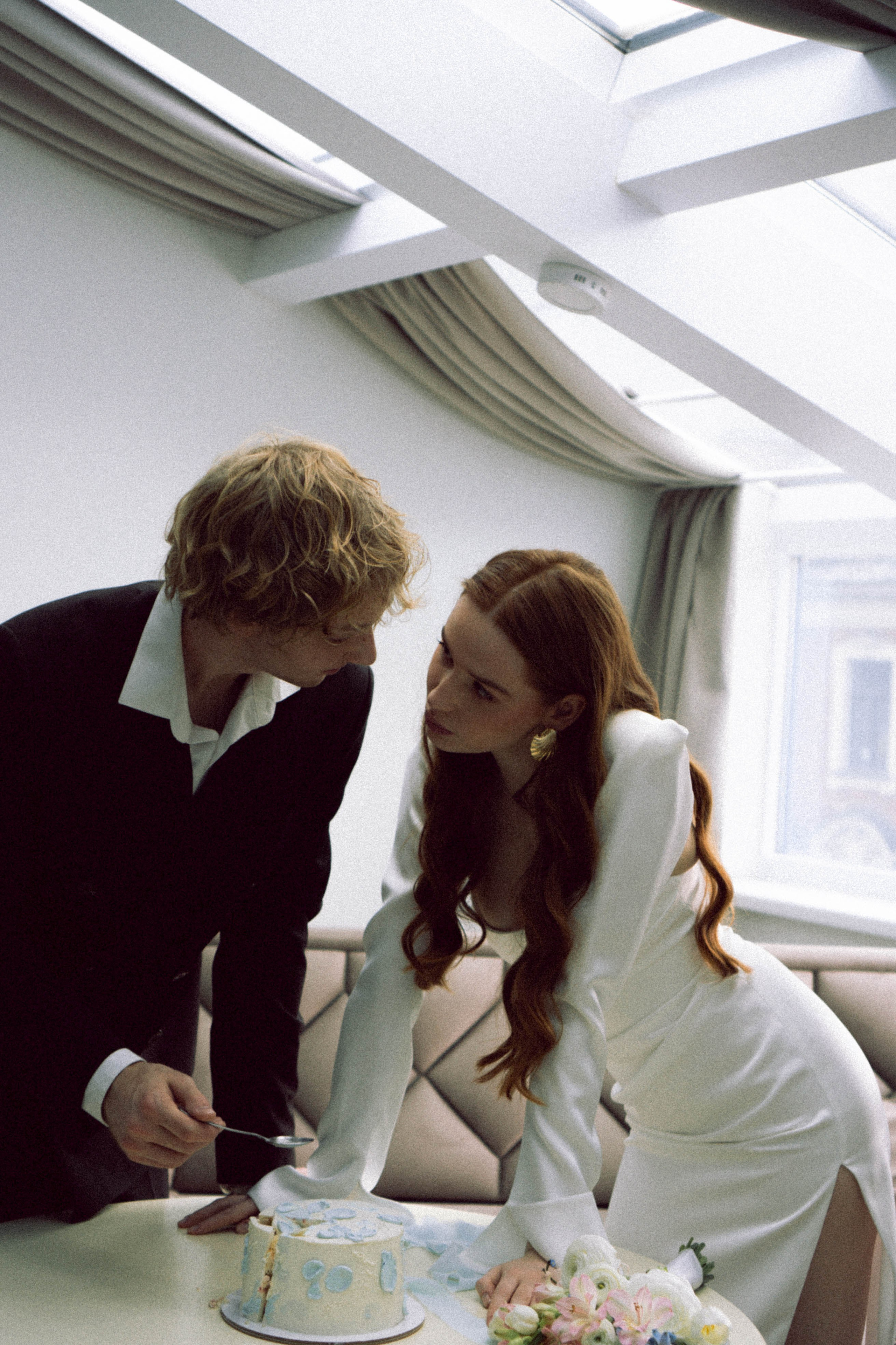 СВАДЕБНАЯ СЬЕМКА В ОТЕЛЕ. СБОРЫ ЖЕНИХА И НЕВЕСТЫ И ТАКЖЕ ТОР И ПОДГОТОВКА К ПРОГУЛКЕ. Профессиональный фотограф, Санкт-Петербург — Виктория Богомолова