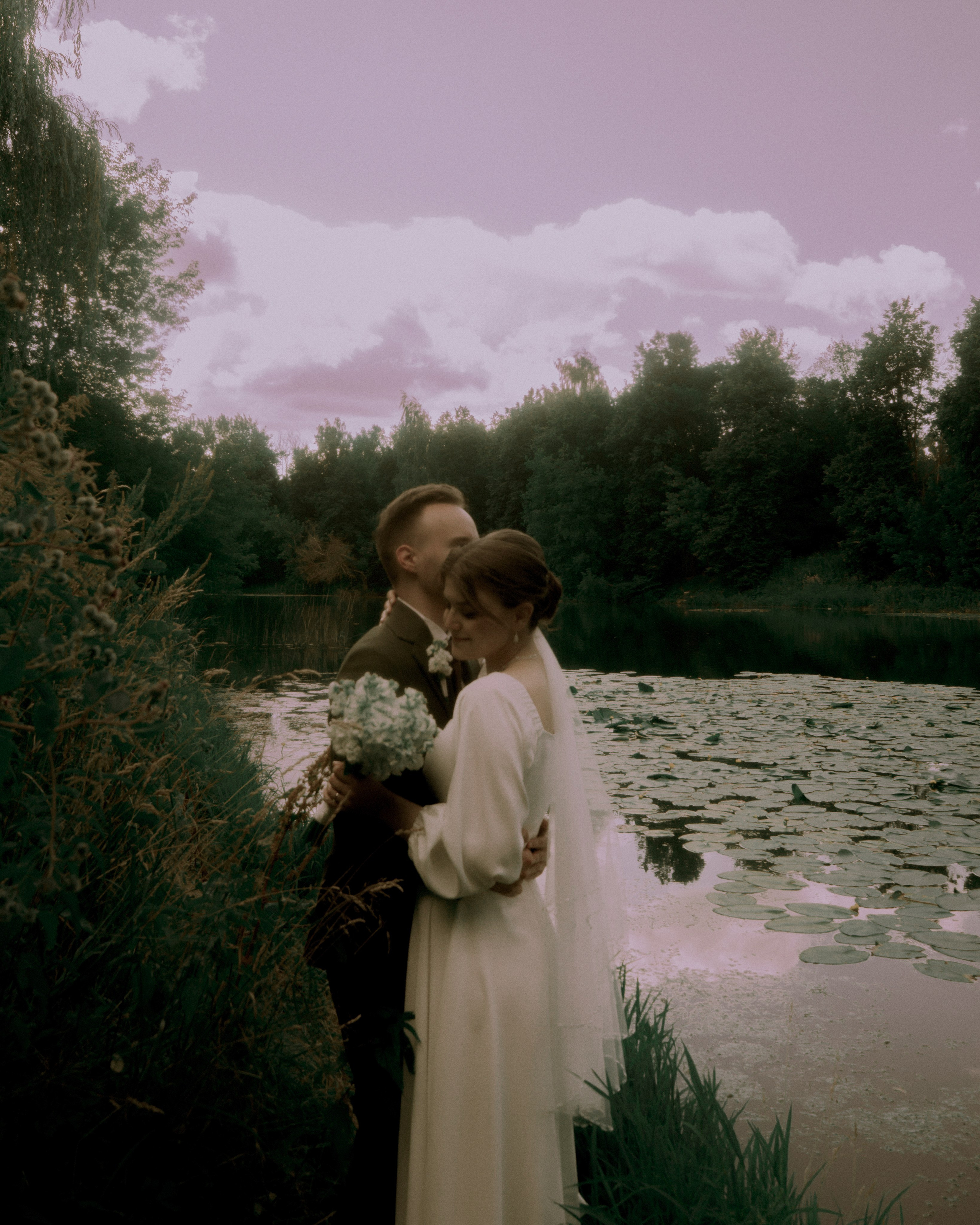 Москва как декорация любви — свадебная фотосессия в городе и на природе. Свадебный фотограф в Санкт-Петербурге Миша Репина