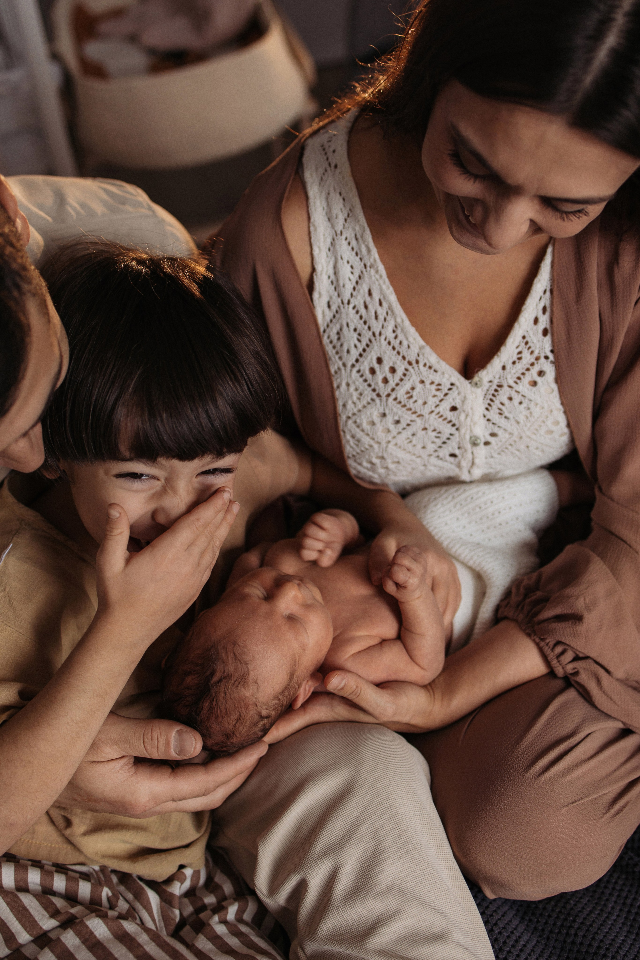 Фотосессия с новорожденным дома. Семейный фотограф в Москве Марина Петра