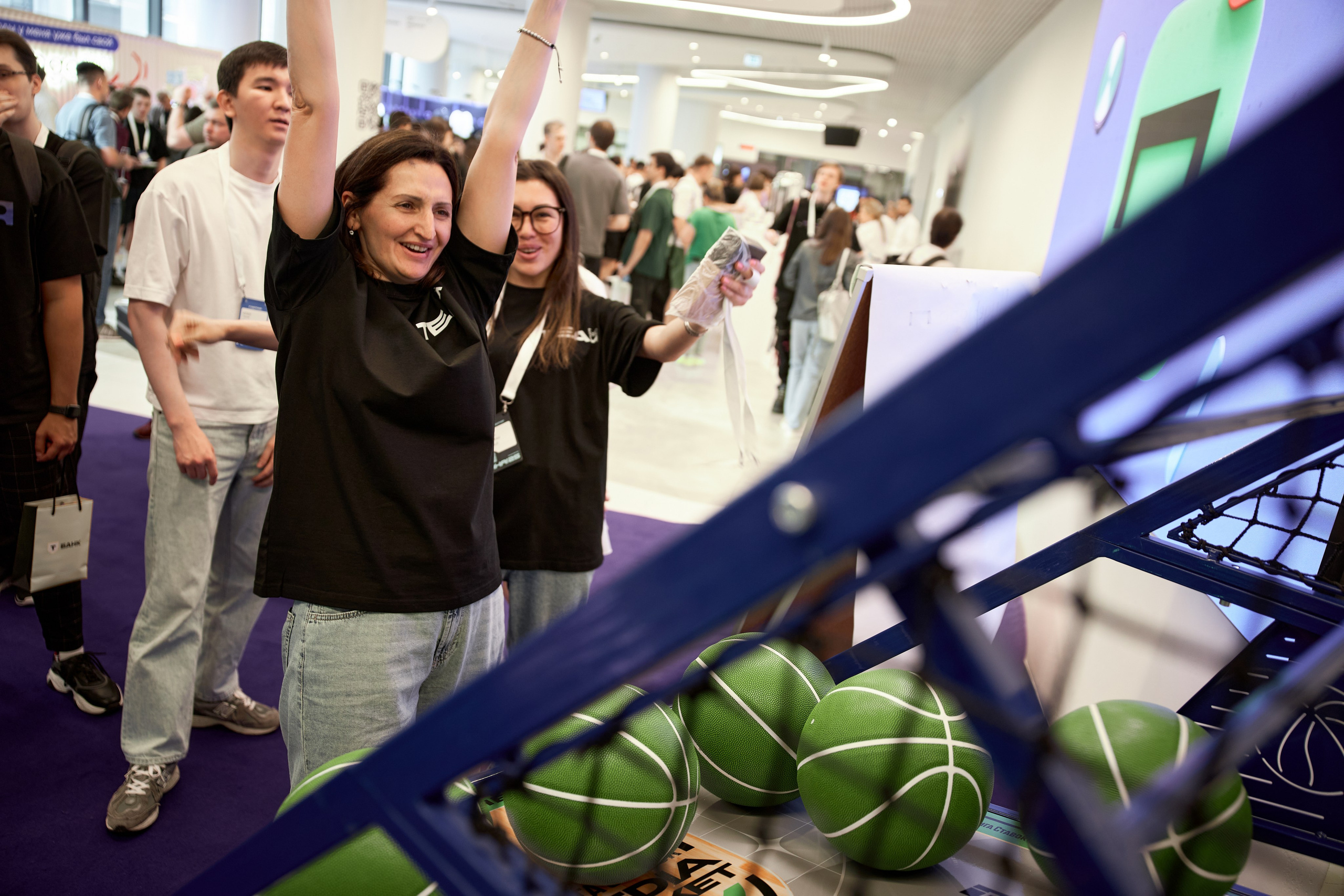 Aha! — 29–30 мая 2025. Фотобанк Матемаркетинг