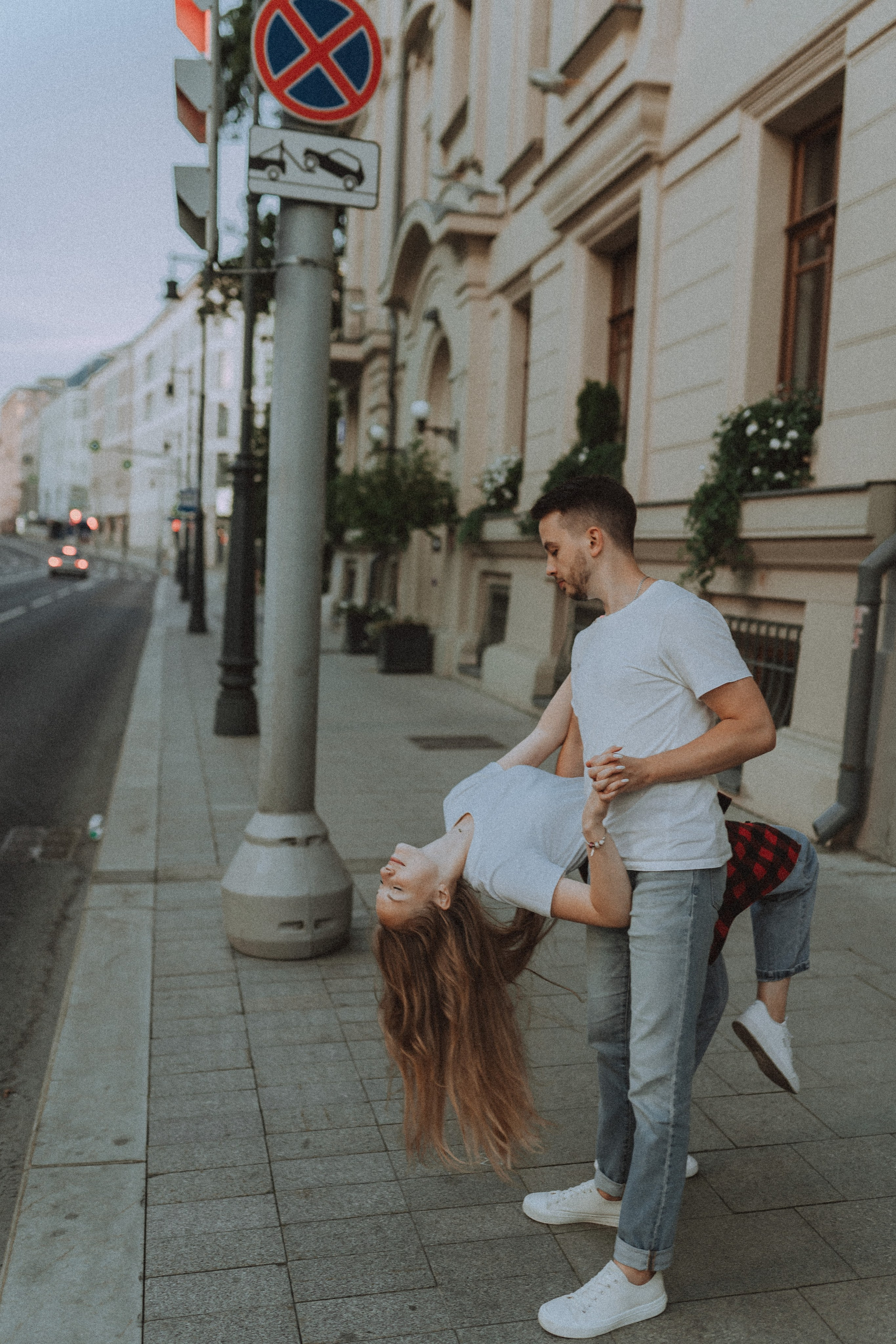 Двое в центре города. Семейный и свадебный фотограф в Москве Оксана Гапеева