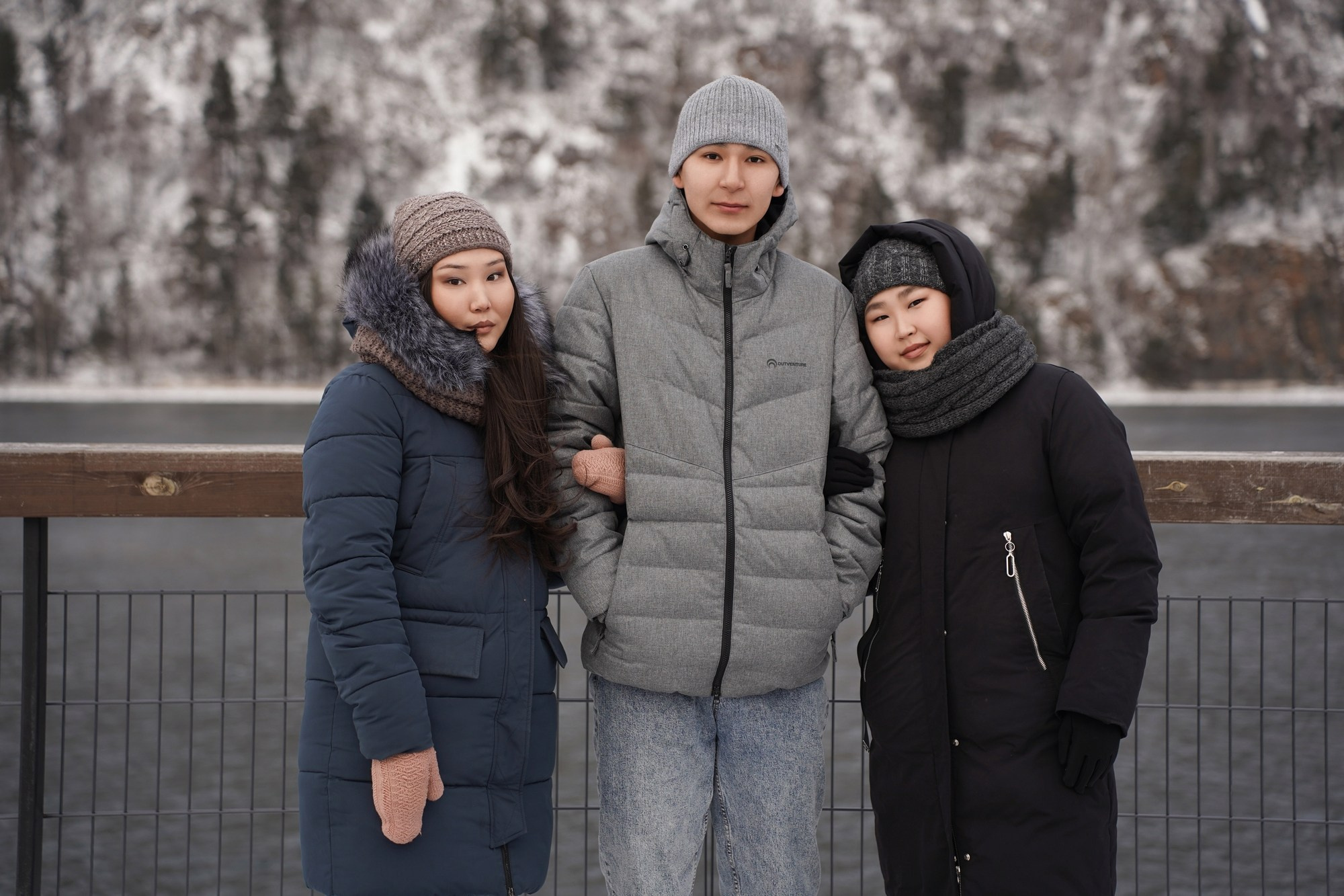 Зимняя фотосессия для выпускного альбома студентов Дивногорского Медицинского Техникума. СИГМА | Студия выпускных альбомов Красноярск