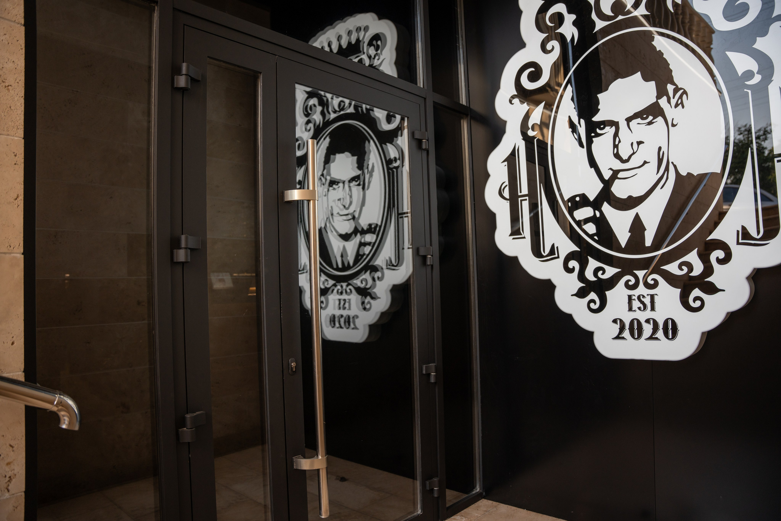 Фотосъемка интерьера стриптиз-клуба Hefner — элитный клуб Краснодара. Интерьерная фотосъемка клуба Hefner в Краснодаре — профессионально. Шедевры для Вас! Фотограф и Видеограф в Краснодаре Пахиев Руслан