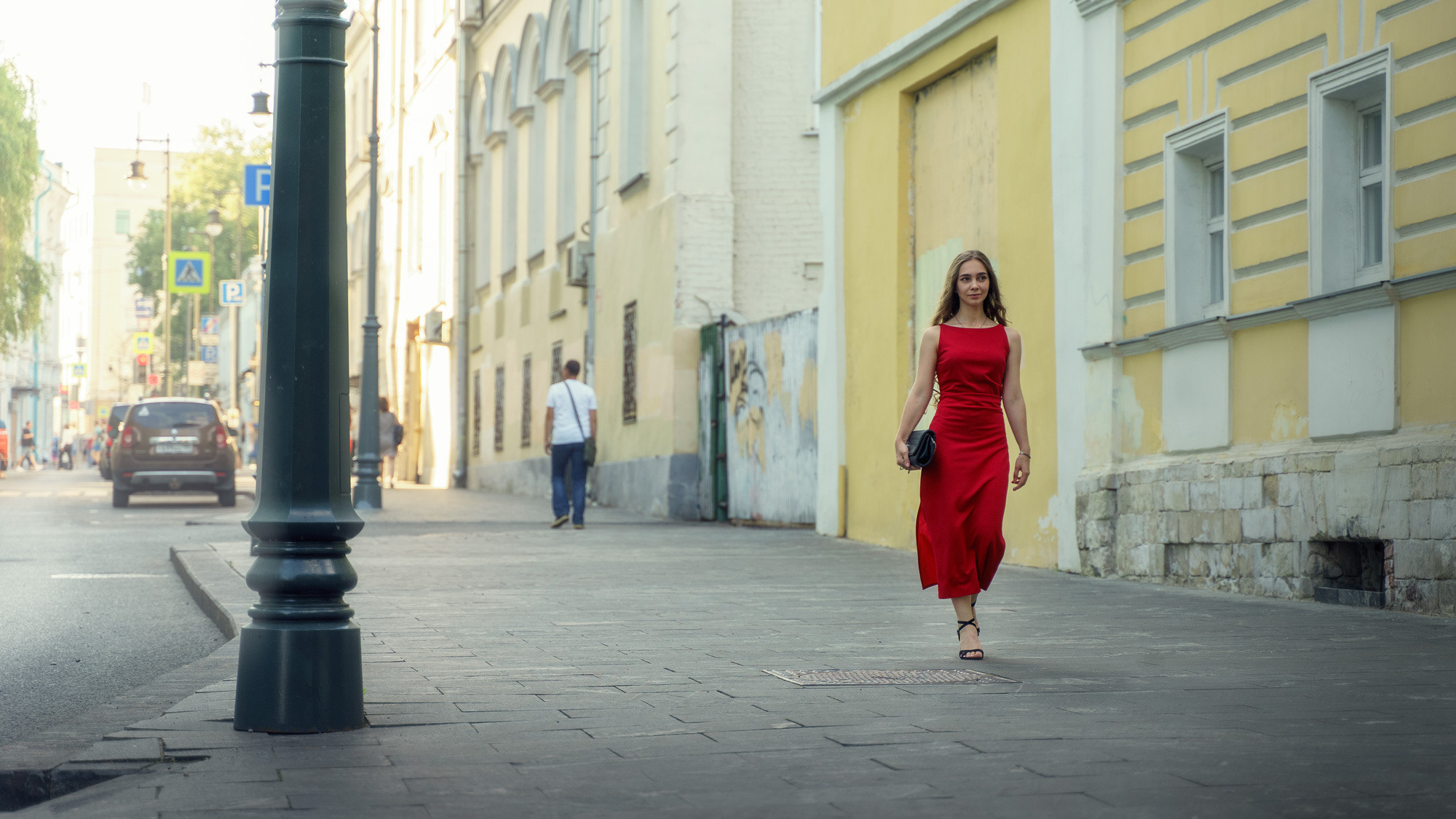 Прогулочная фотосессия в Китай городе. Свадебный и семейный фотограф в Новосибирске Данил Коротких