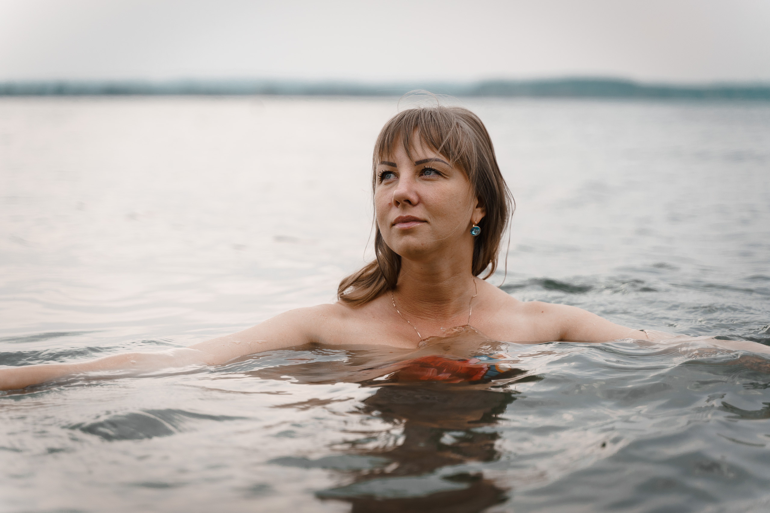 Фотосессия на берегу реки Новосибирск. Свадебный и семейный фотограф в Новосибирске Данил Коротких