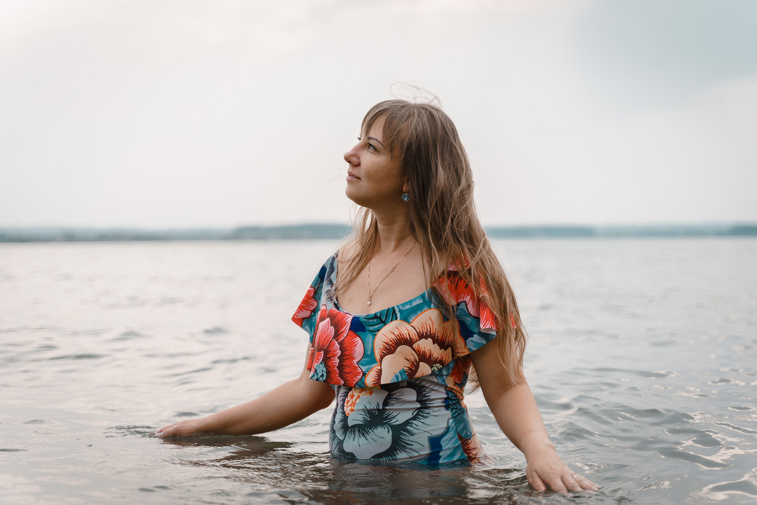 Фотосессия на берегу реки Новосибирск. Свадебный и семейный фотограф в Новосибирске Данил Коротких