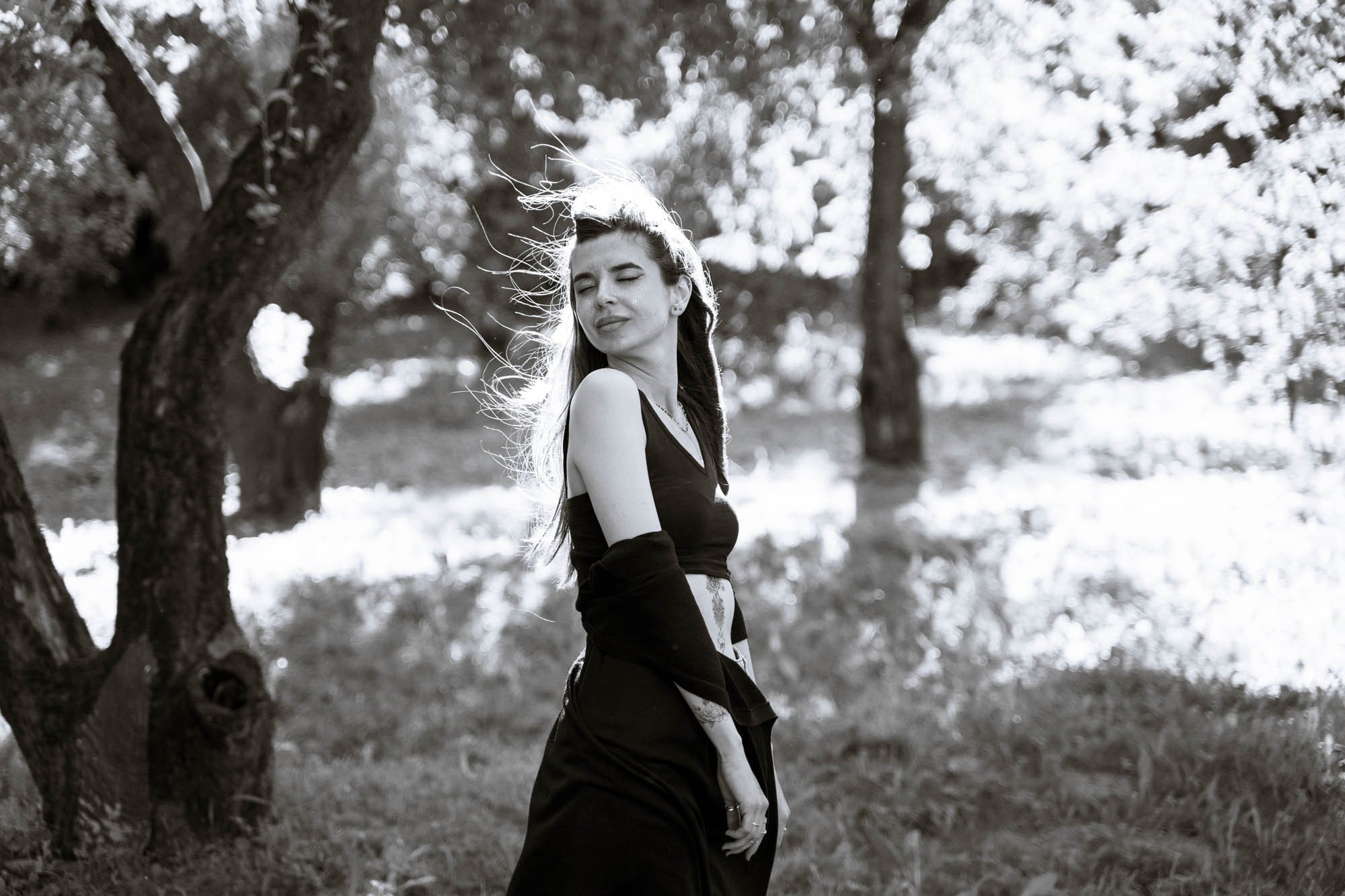 Портретная съемка в парке Москвы. Свадебный и семейный фотограф в Новосибирске Данил Коротких