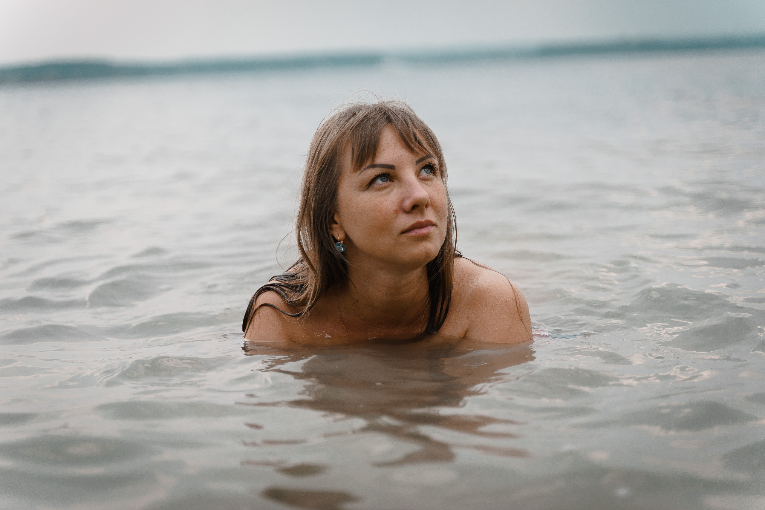 Фотосессия на берегу реки Новосибирск. Свадебный и семейный фотограф в Новосибирске Данил Коротких