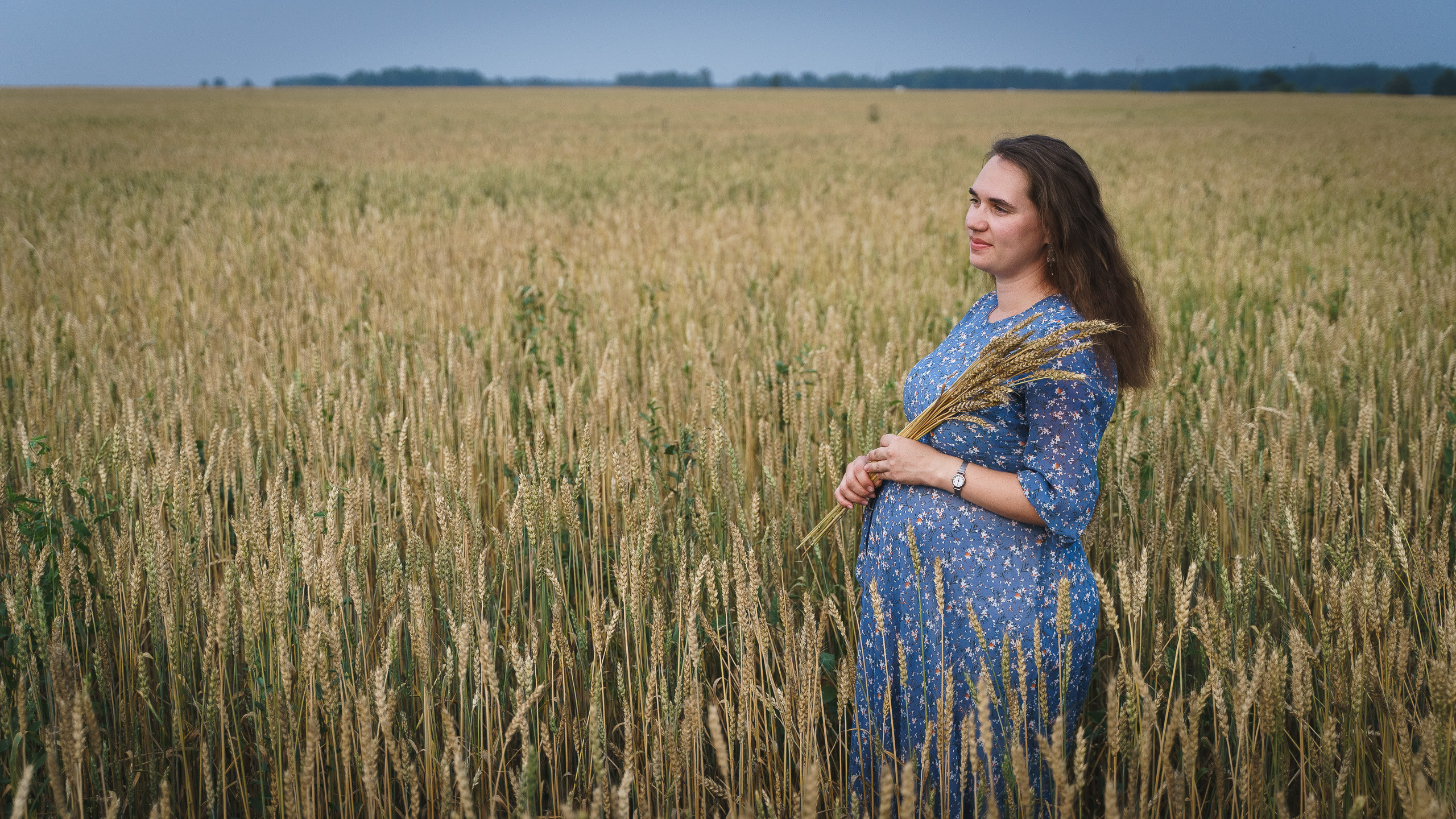 Семейная фотосессия в полях Новосибирск. Свадебный и семейный фотограф в Новосибирске Данил Коротких