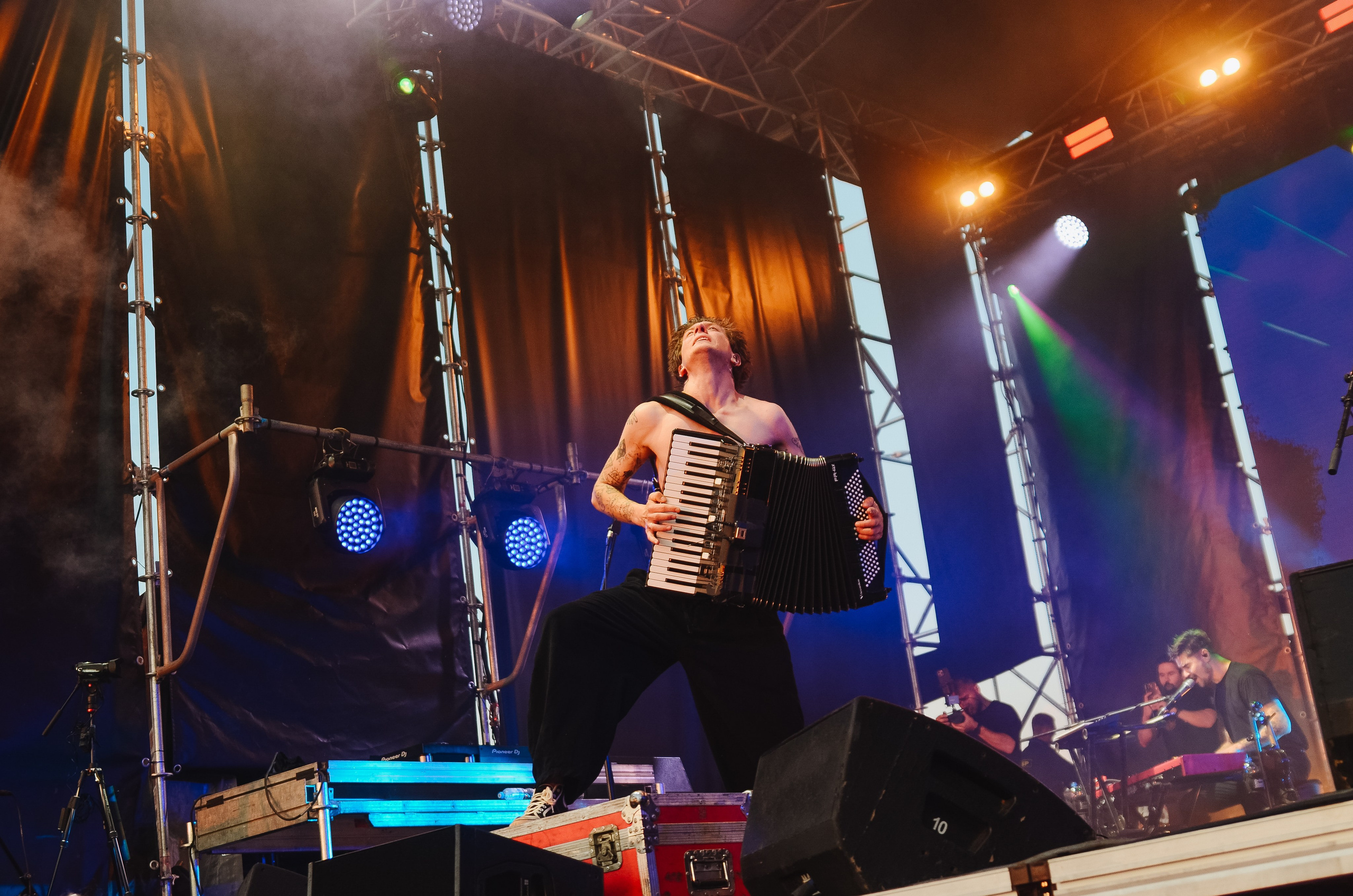 Концерт The Hatters на фестивале «Грань» в Барнауле. Денисова Аля — фотограф для парных съемок и индивидуальных историй в Барнауле