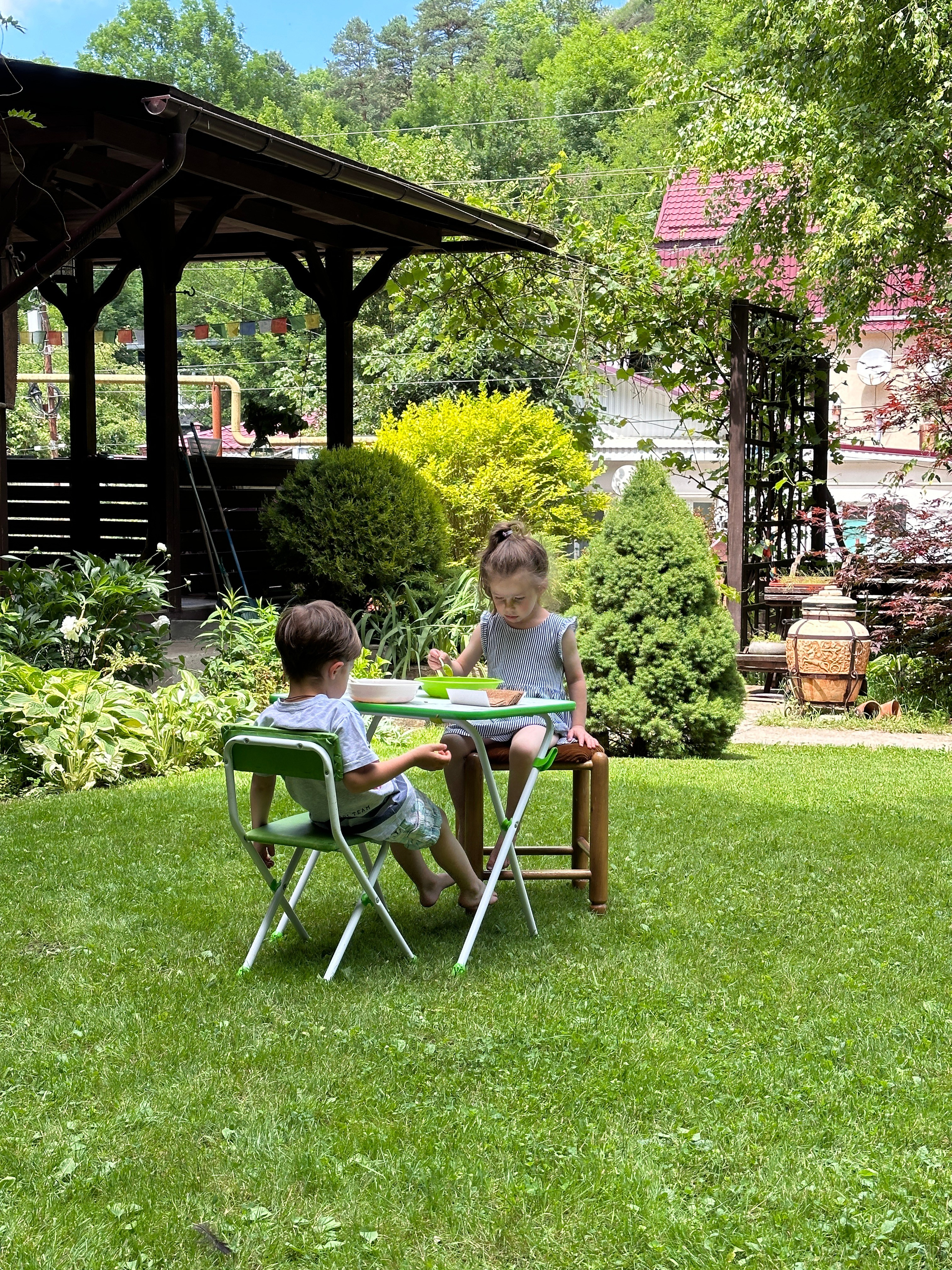 Дети. Смотри, красота!