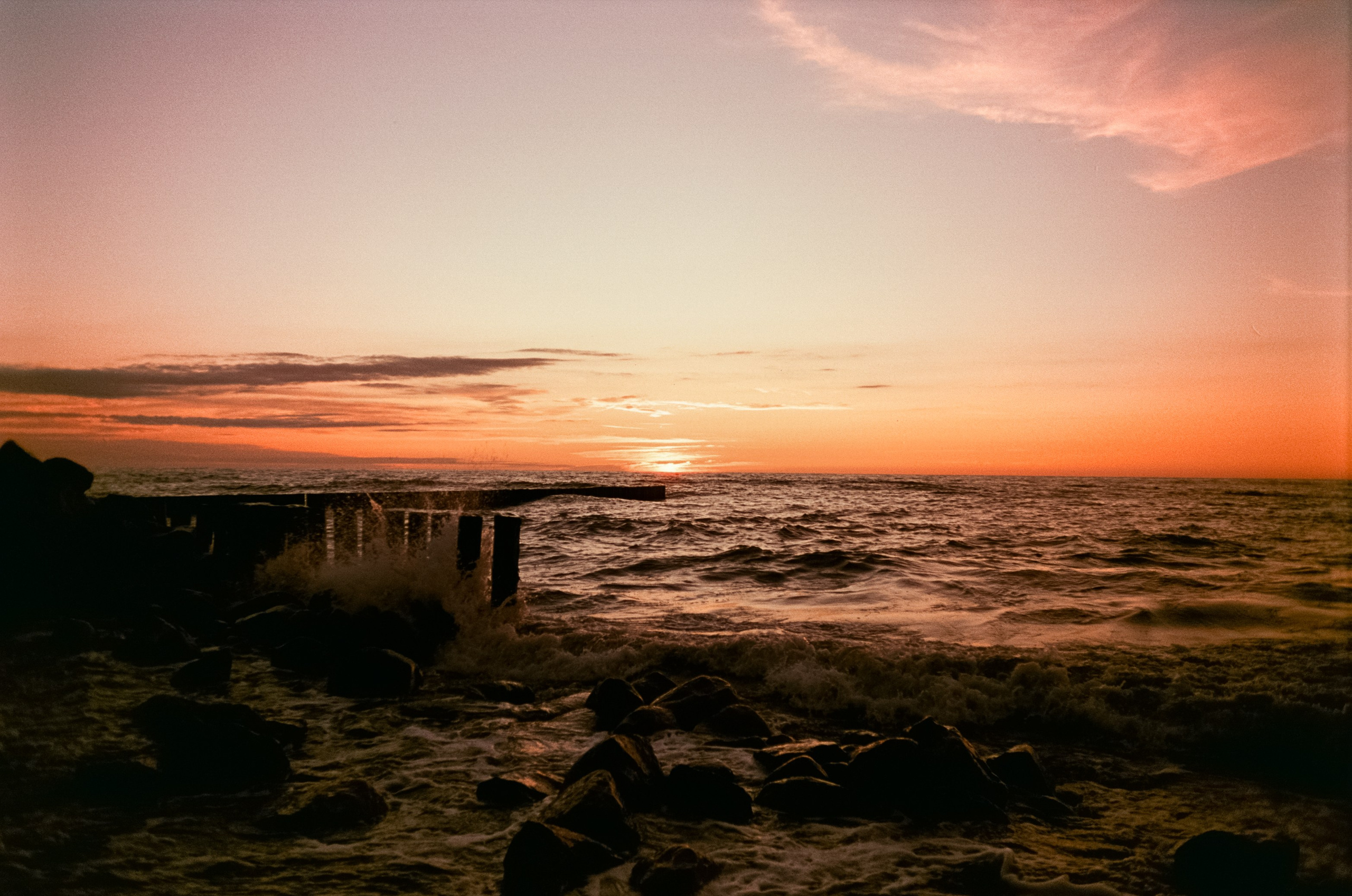 Закат в Калининграде на Aeronega 100 (Kodak Aerocolor IV) / Ricoh MF-1