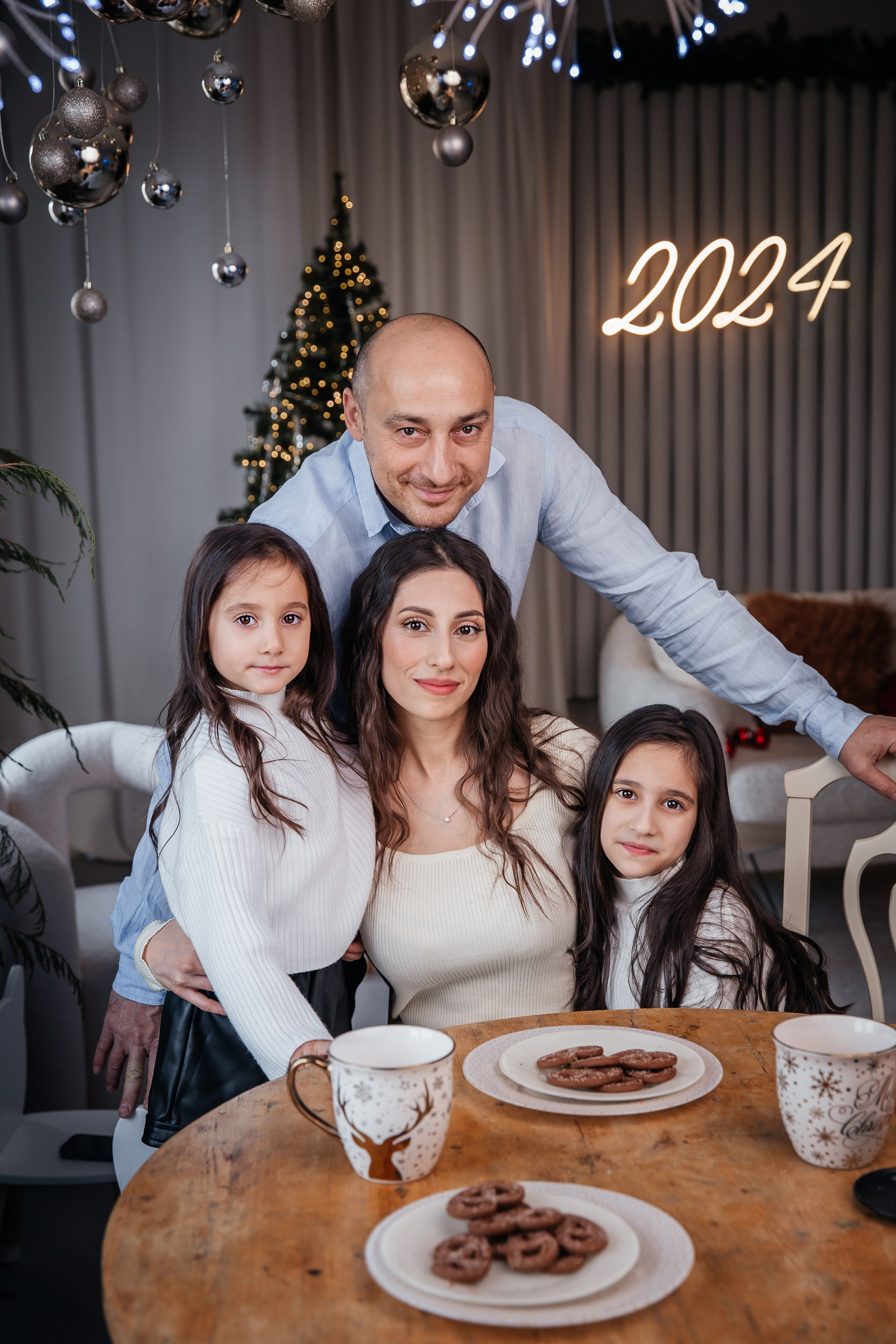 Семейная новогодняя фотосессия. Фотограф Любава Колесник. Выпускные альбомы в Крымском районе