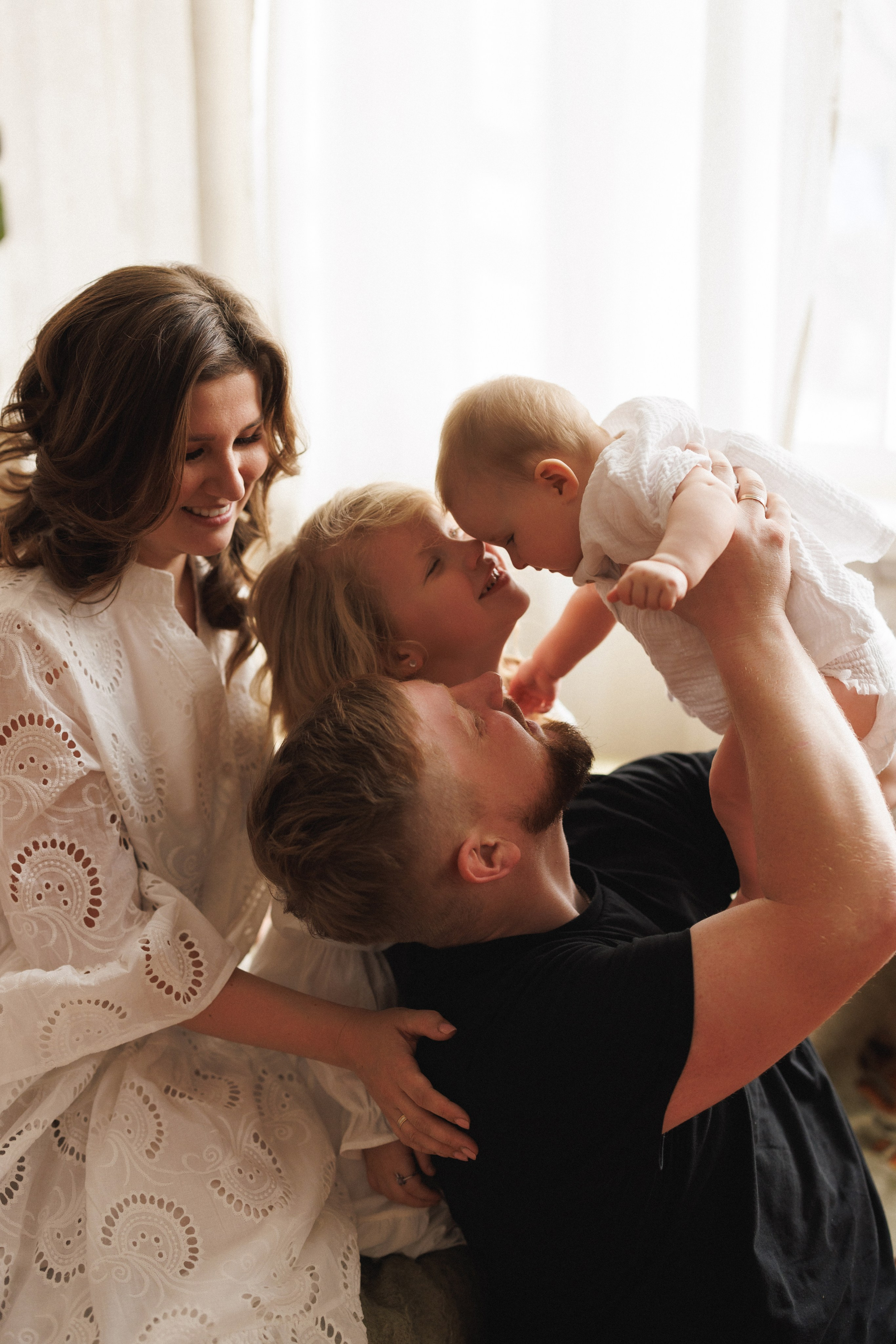 Семейная фотосессия в фотостудии г. Краснодар. Семейный и детский фотограф в Краснодаре Анна Трашкова