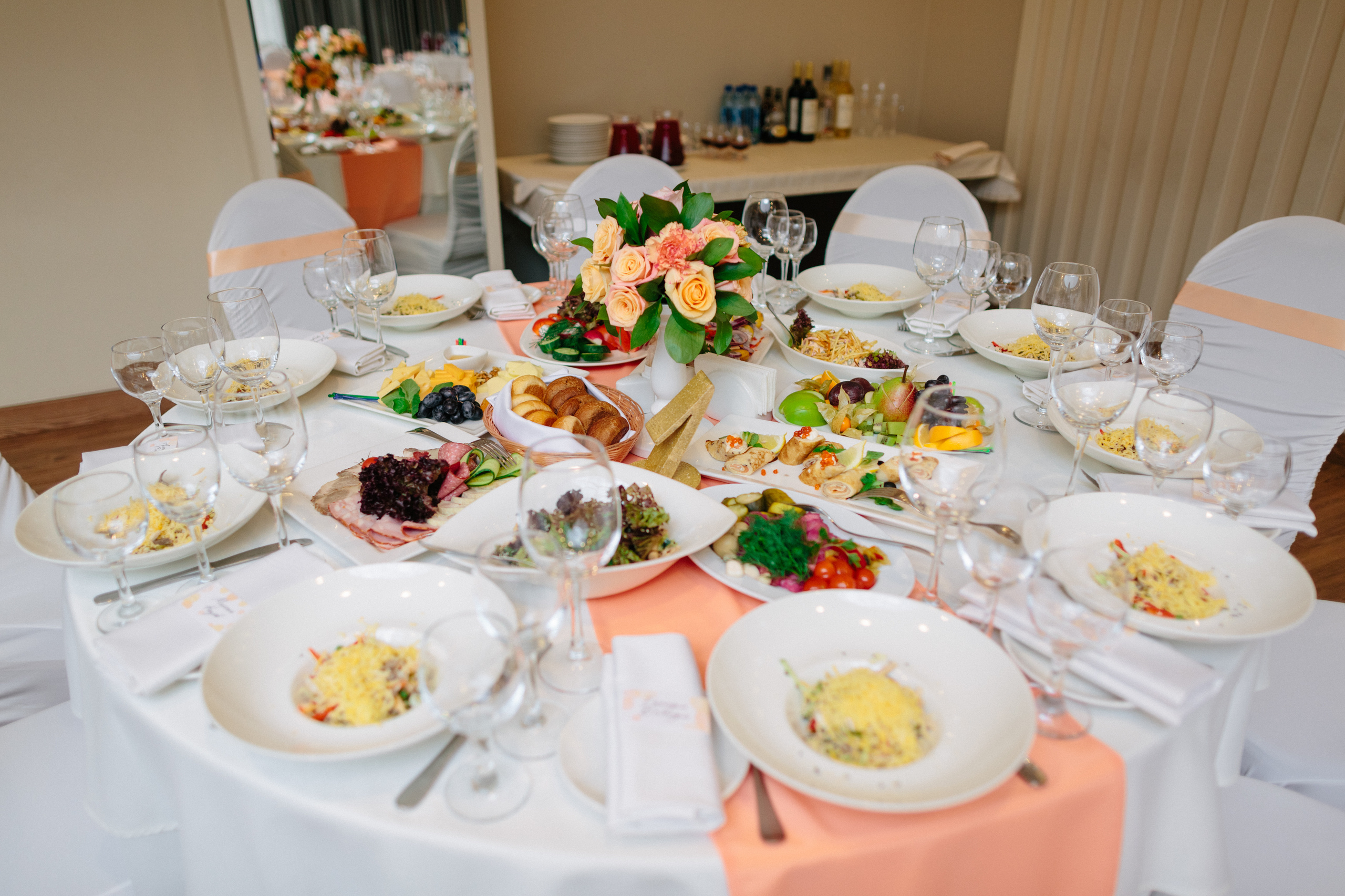 Свадебная фотосессия Кати и Лёши - это сочетание нежных,  романтичных. Свадебный и семейный фотограф Ксения Шекк Екатеринбург