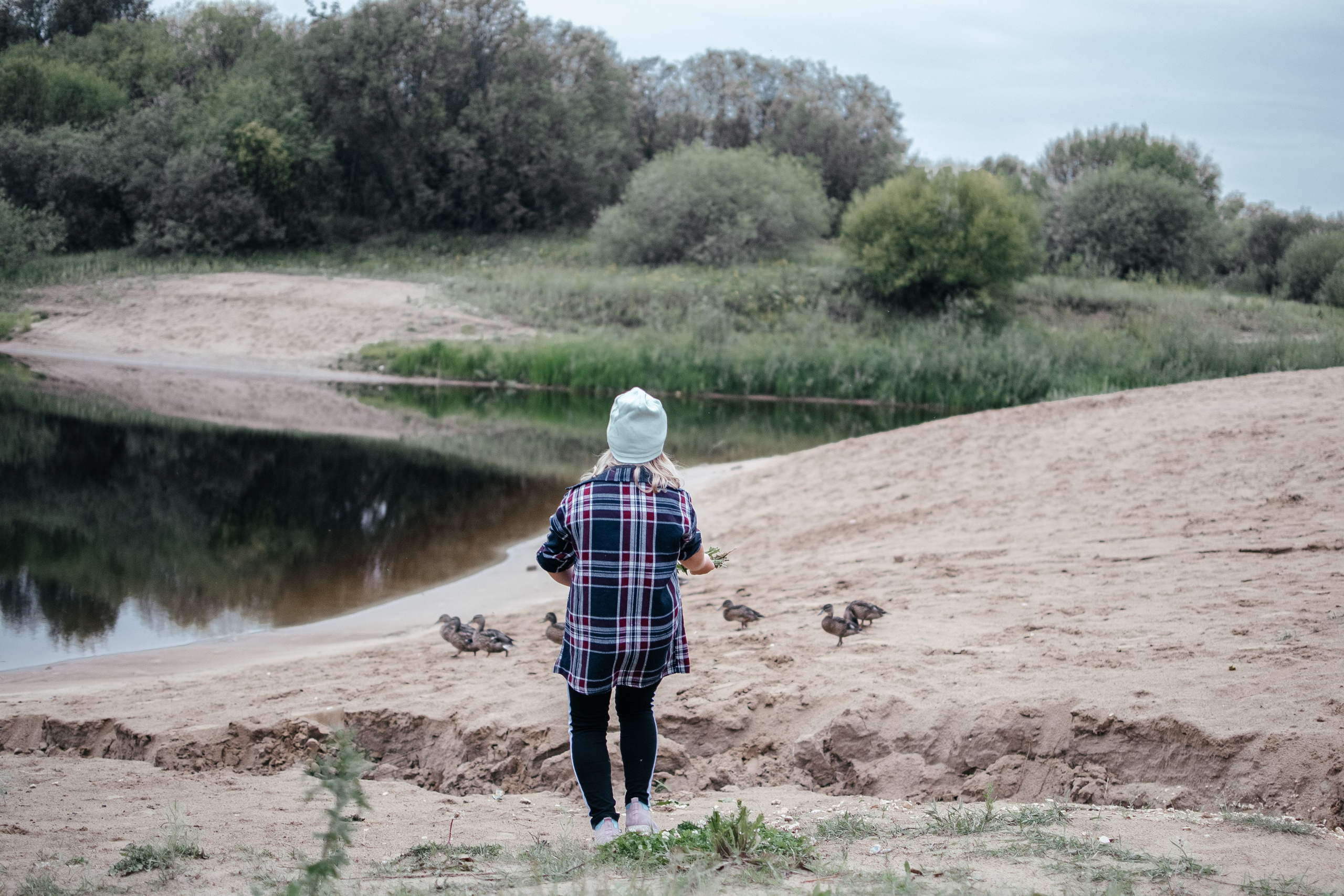 Ксюша и утки. Фотограф в Ветлуге Сергей Белов (VETLUGA B.S.)