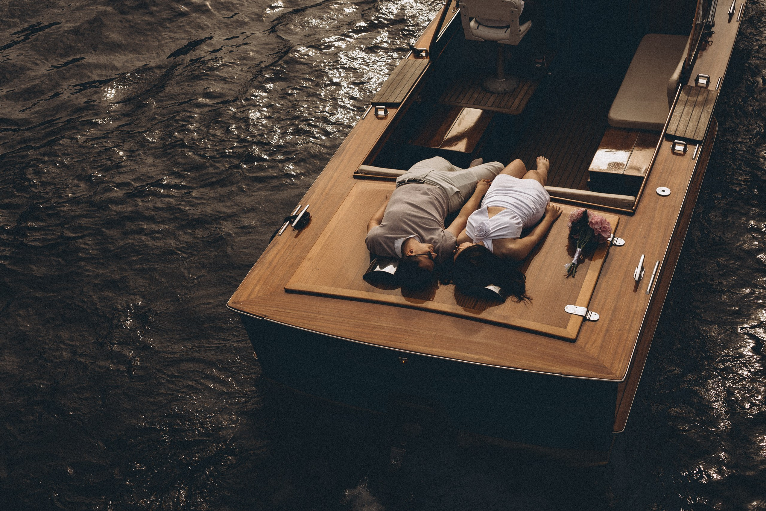 СВАДЕНБНАЯ СЬЕМКА НА КАТЕРЕ ПО КАНАЛАМ САНКТ-ПЕТЕРБУРГА И В АКВАТОРИИ НЕВЫ. Профессиональный фотограф, Санкт-Петербург — Виктория Богомолова