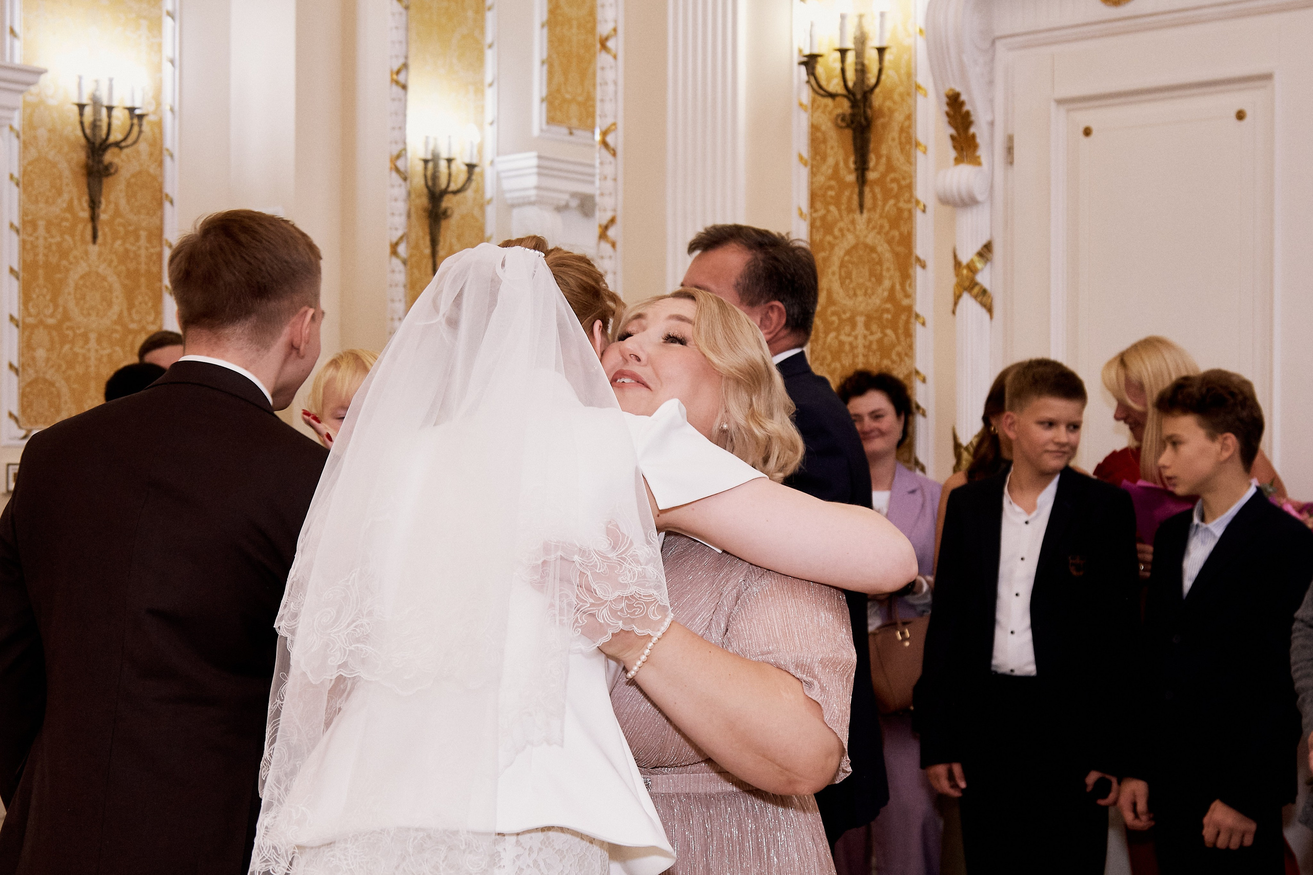 Свадебная роспись в раменском ЗАГСе. Свадебный фотограф в Москве Приятелева Ангелина