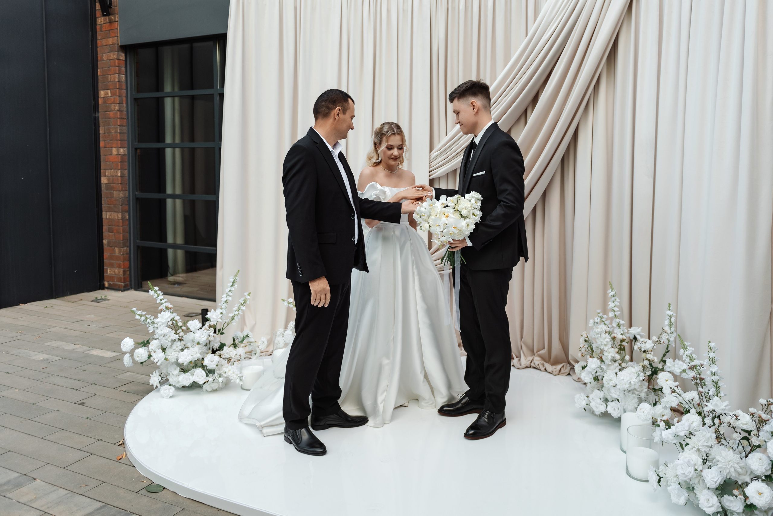 Денис и Анастасия. Свадебный и семейный фотограф в Алексеевке Марина Купреева