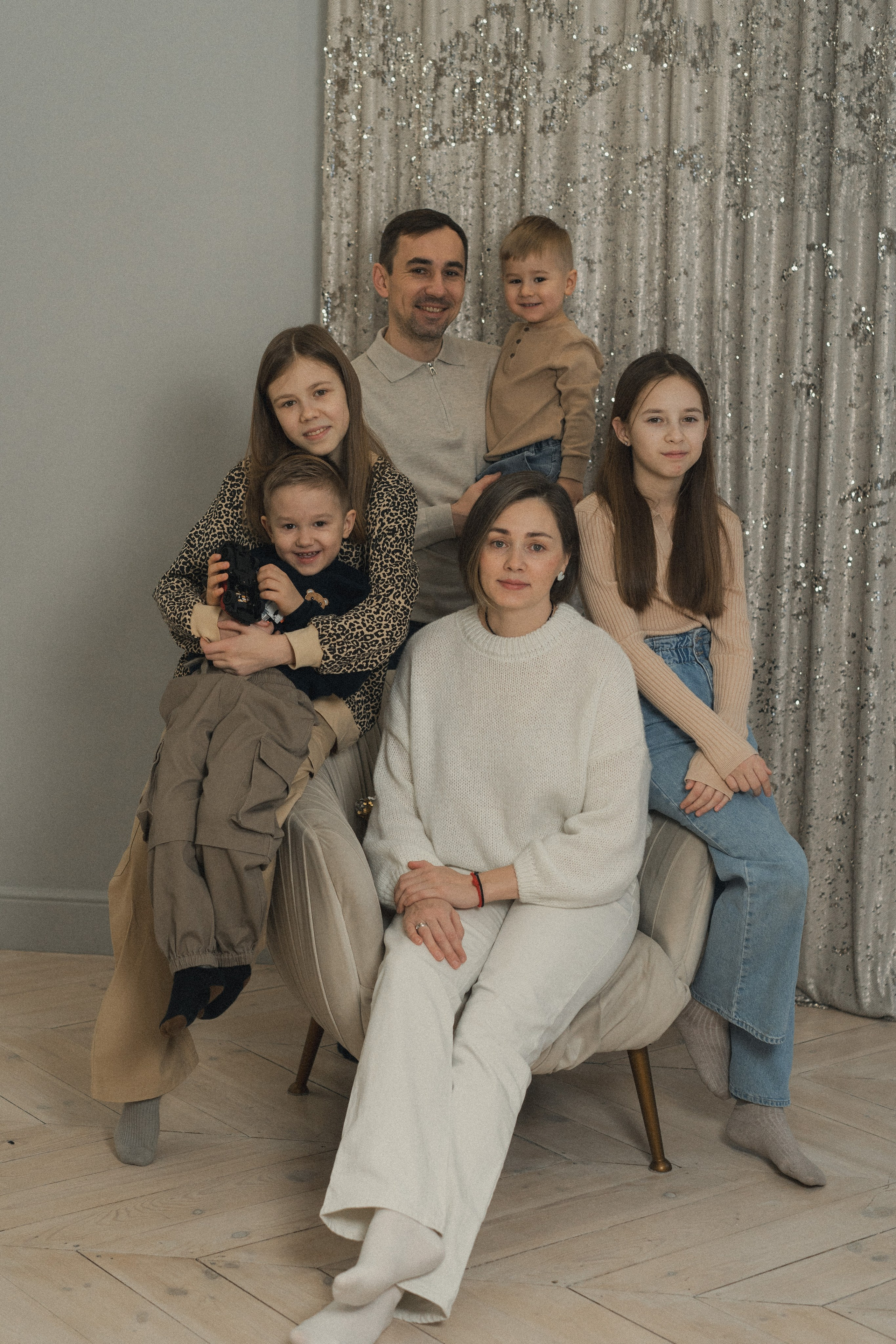 Фотосессия большой семьи. Студия ВиллаНина. Семейный фотограф Екатеринбург Татьяна Девятых