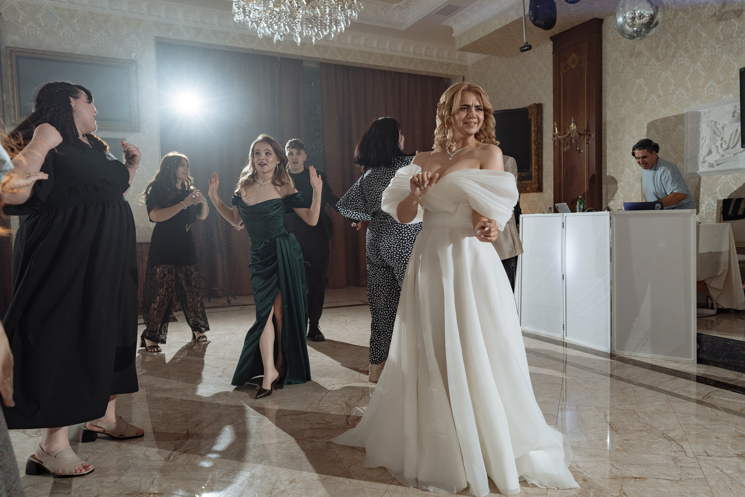 Виктор и Юлия