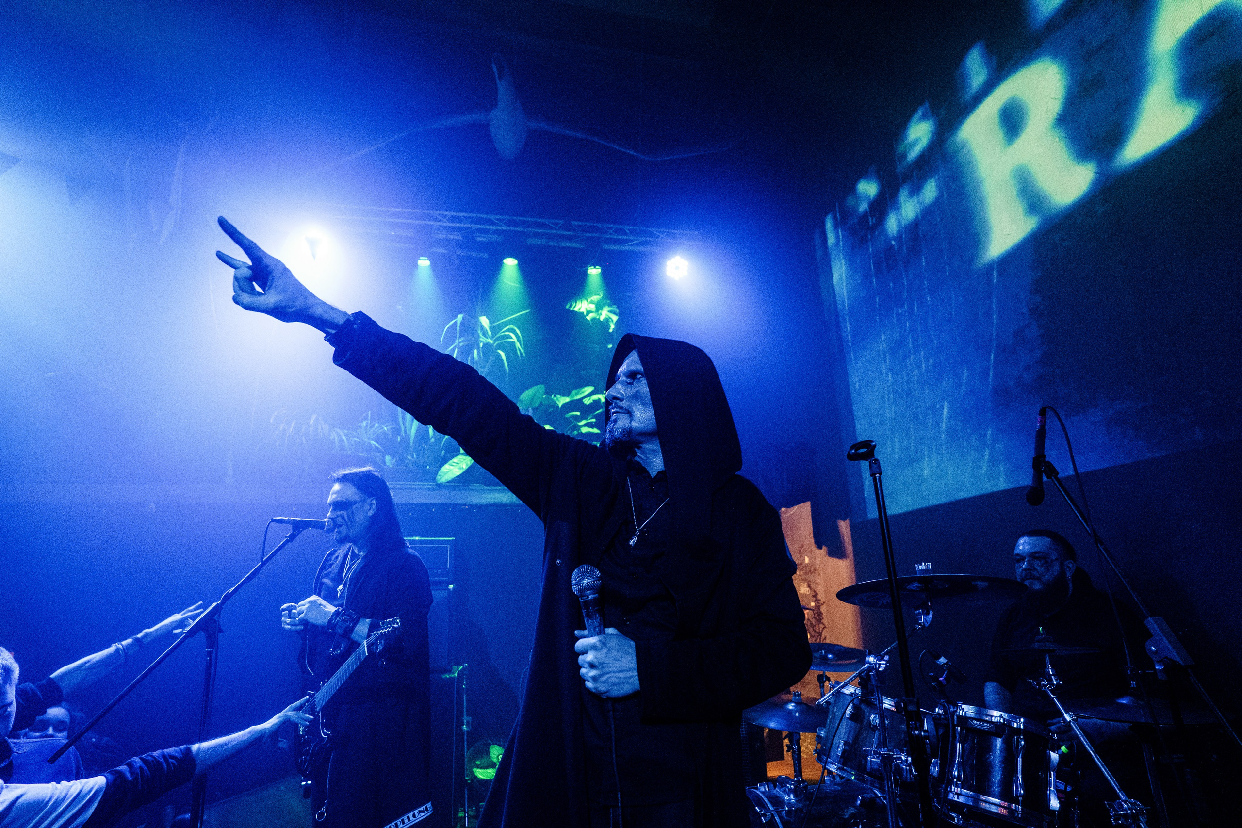 Inside the Rain|Ласточка. Концертный и репортажный фотограф в Санкт-Петербурге Слава Пахомов