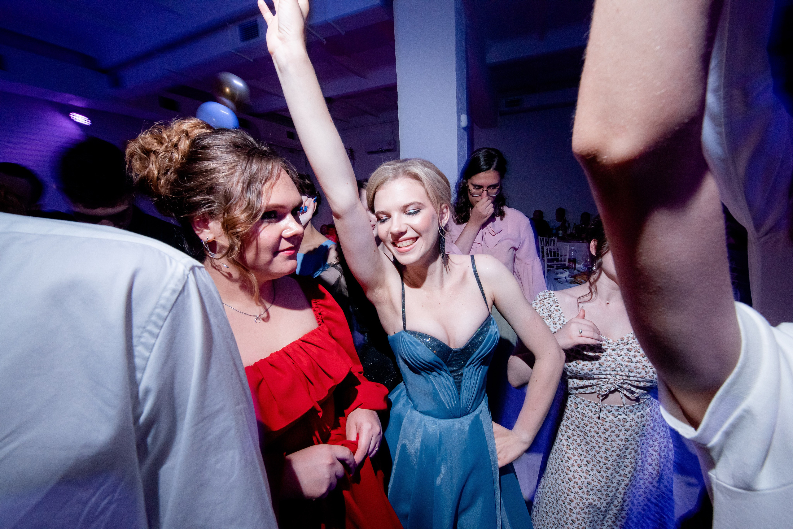 30 Школа. Вручение и Банкет. ДК Юбилейный и Банхоф. Фотограф в Волгограде и Волжском Александр Горбань