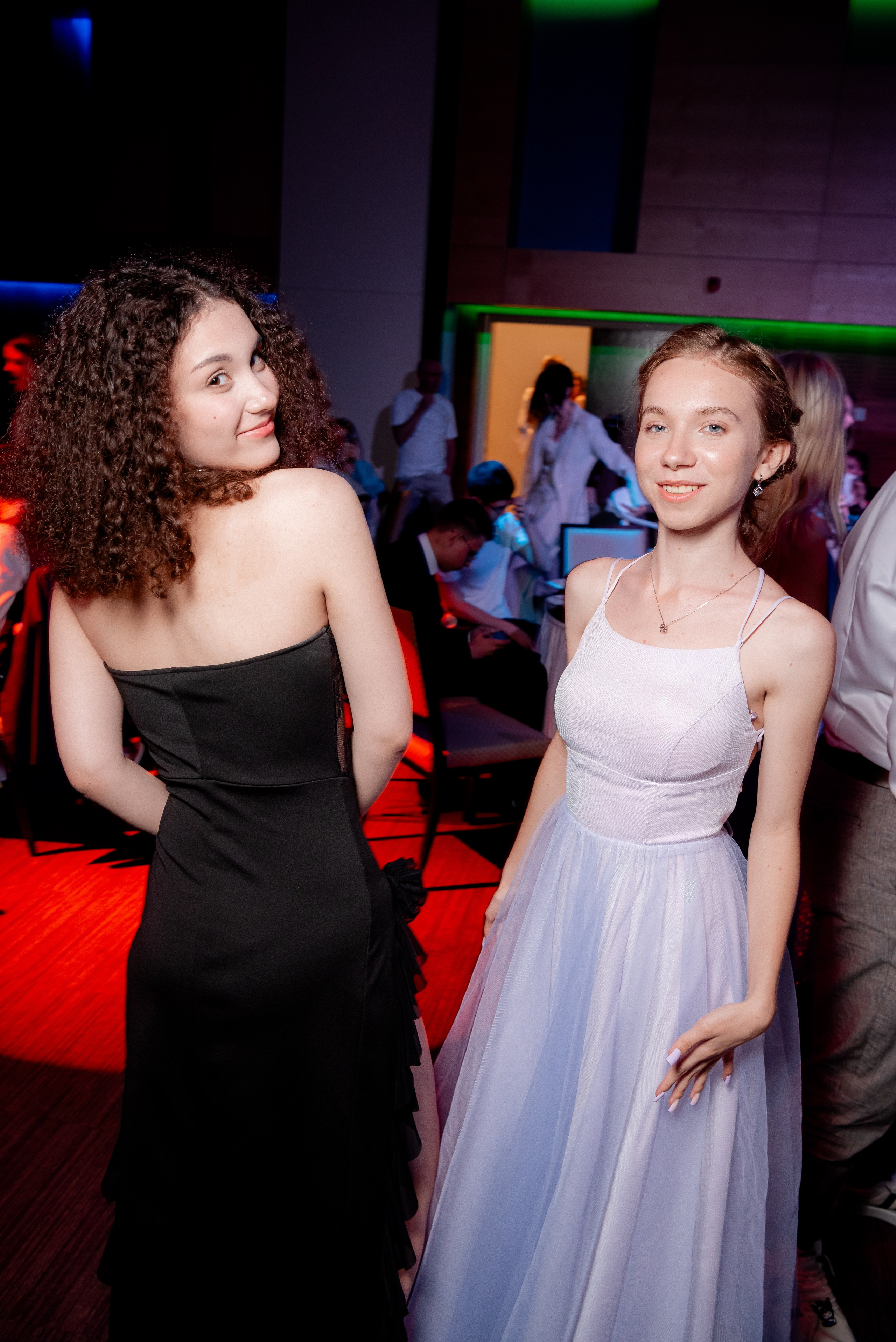 5 Лицей. Вручение и Банкет. Музкомедия и Сити Холл. Фотограф в Волгограде и Волжском Александр Горбань