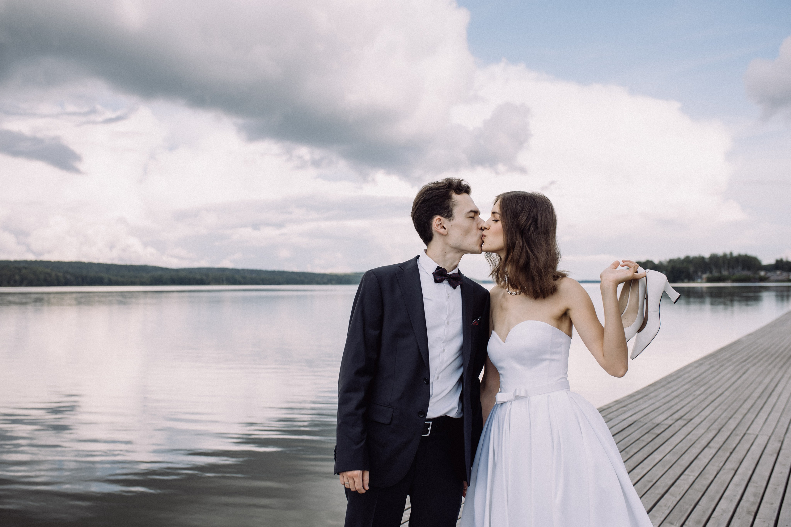 Прогулки во время свадебного банкета. Happiness is in the moments