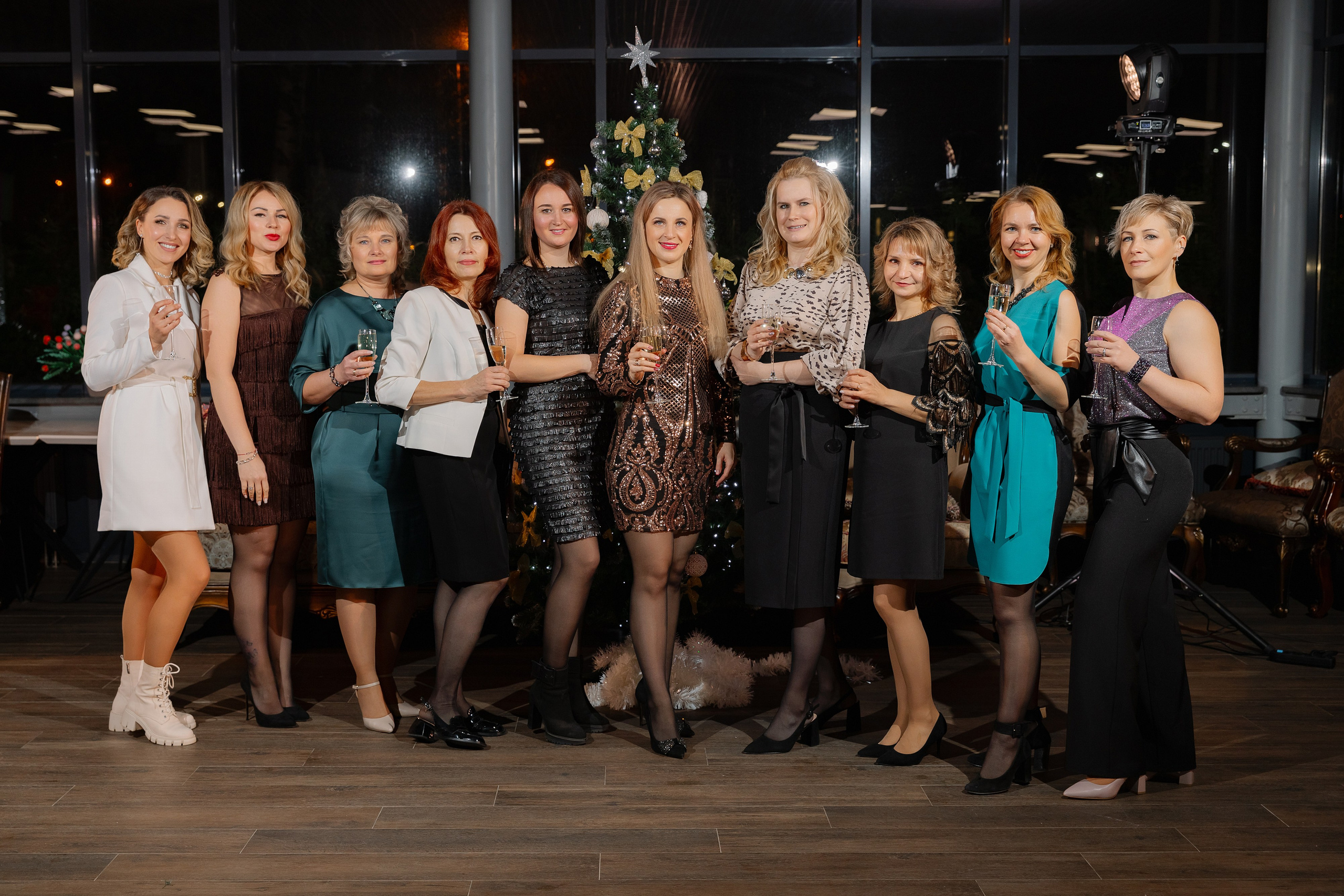 Корпоративная новогодняя фотосъемка для BELARUSBANK в Ресторане «Урарту». Свадебный фотограф в Минске/Беларуси Сергей Спиридонов