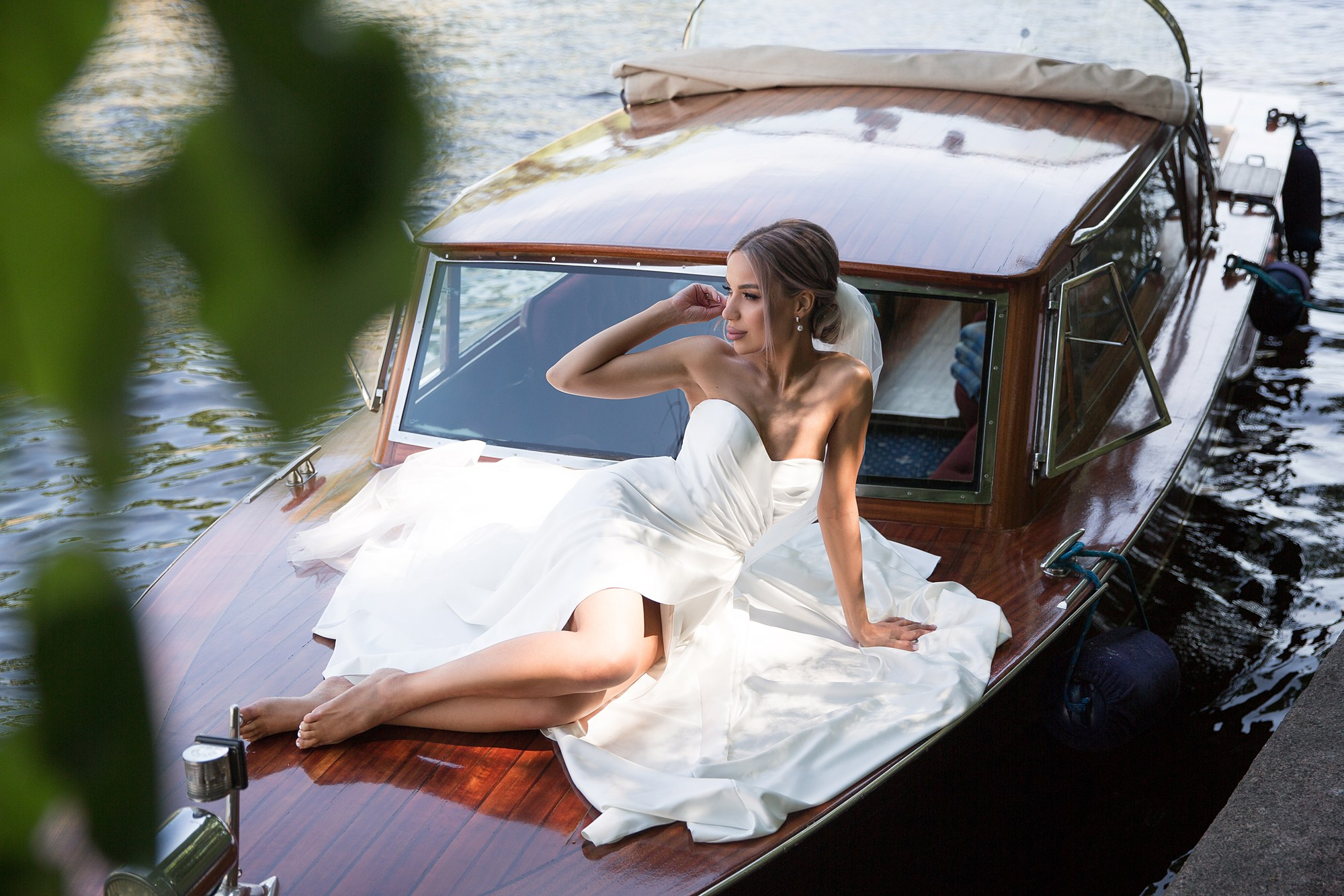 Свадьба на катере. Свадебный фотограф в Санкт-Петербурге Наталья Вендт