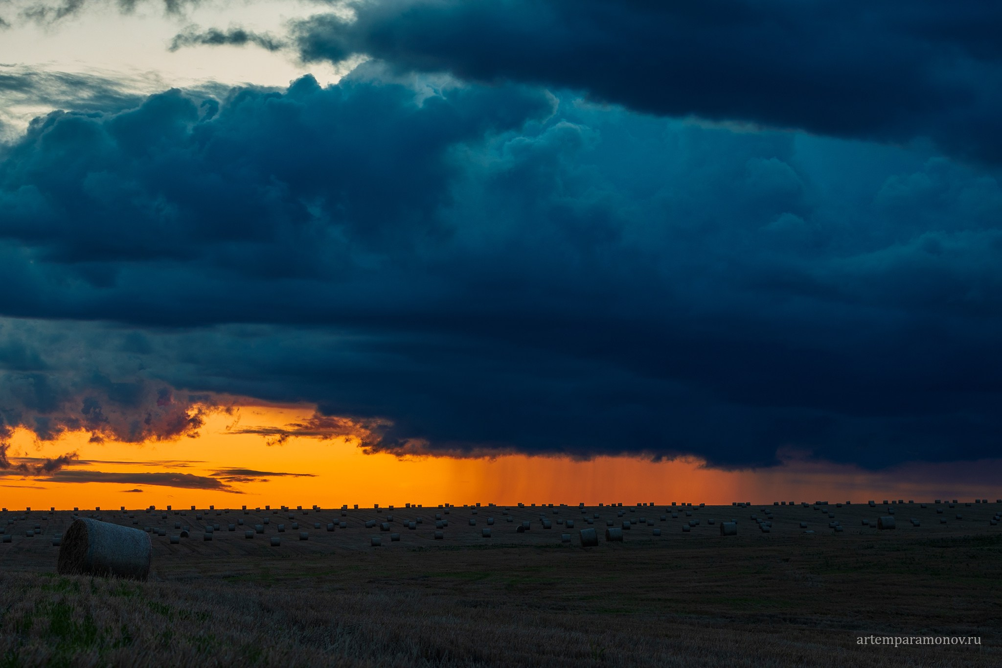 Небесные пожары и пожарные. Фотохудожник Артём Парамонов