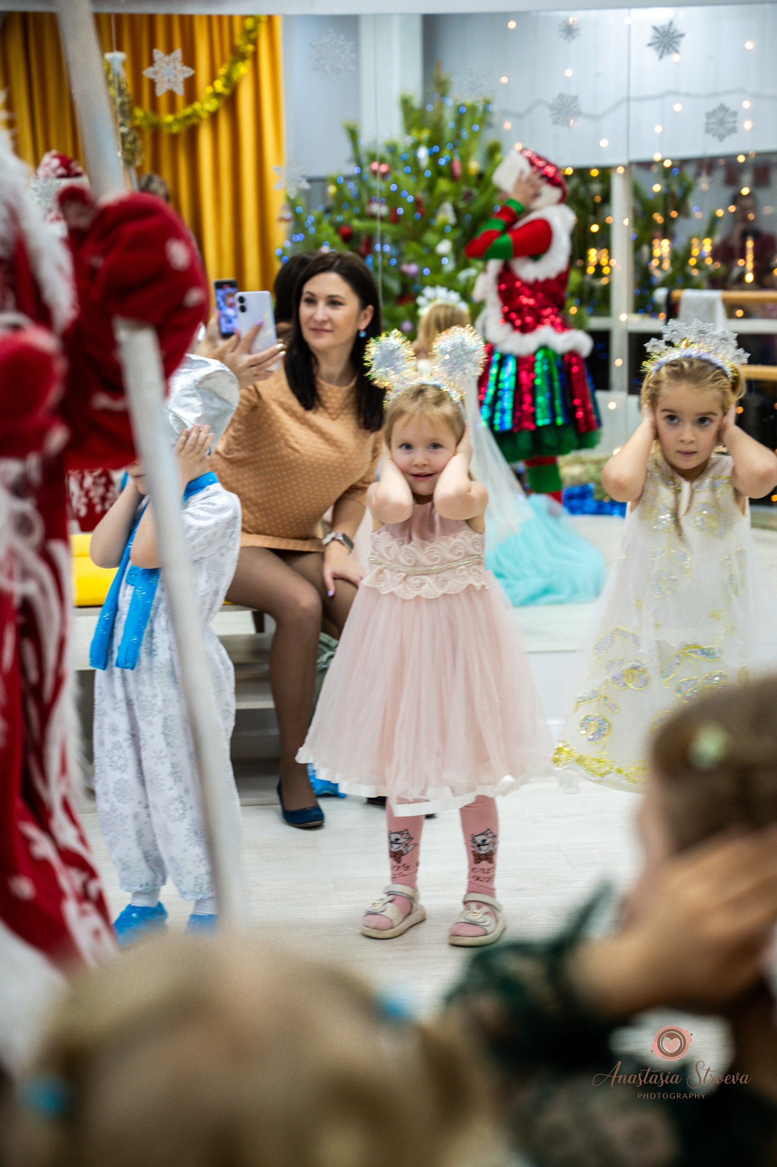 Новый год в танцах. Семейный и детский фотограф в Королеве, Москве и Московской области Строева Анастасия