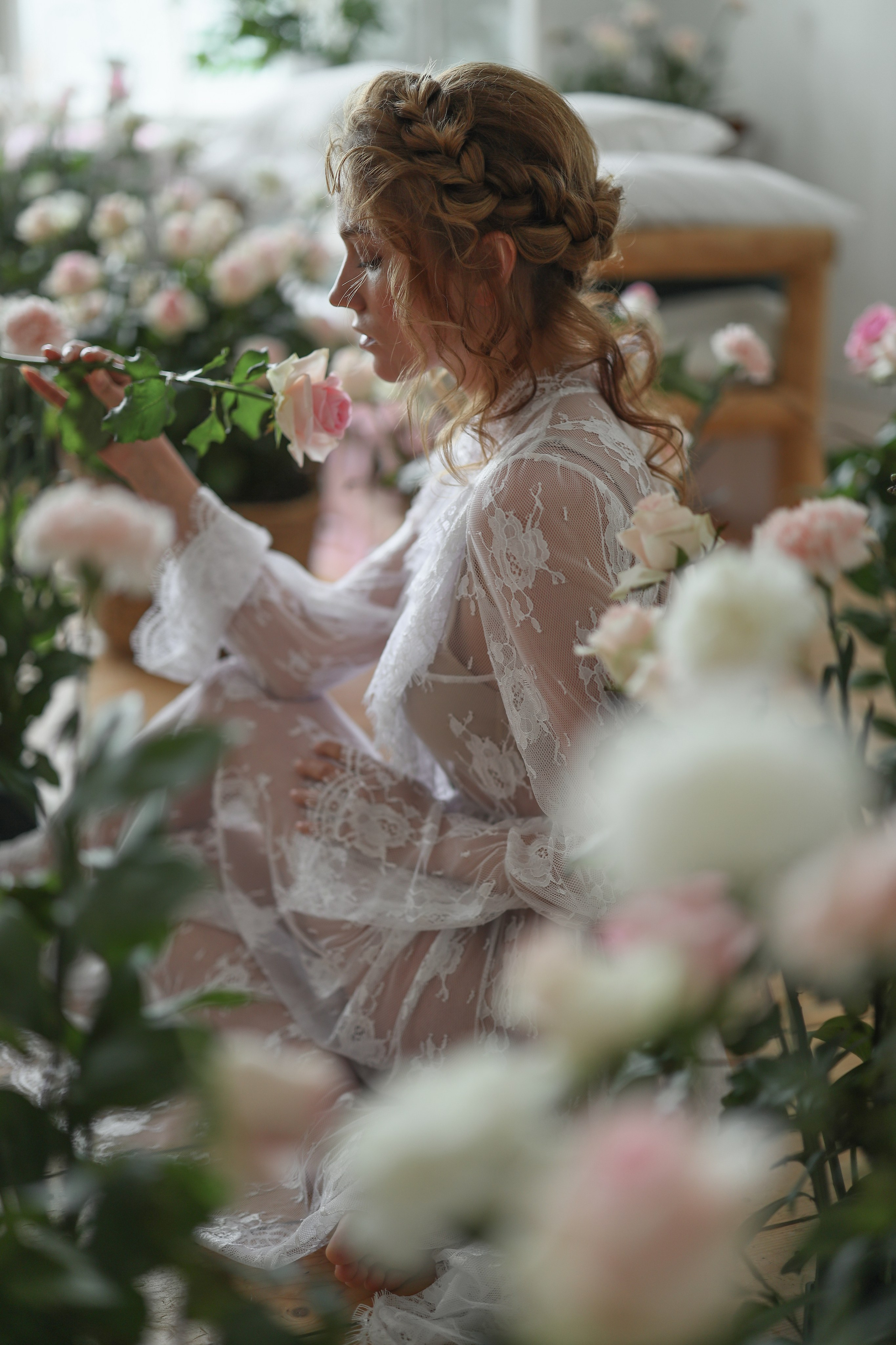 Фотосессия с живыми цветами для Дарьи. Свадебный и семейный фотограф в Абхазии Жанна Соснина