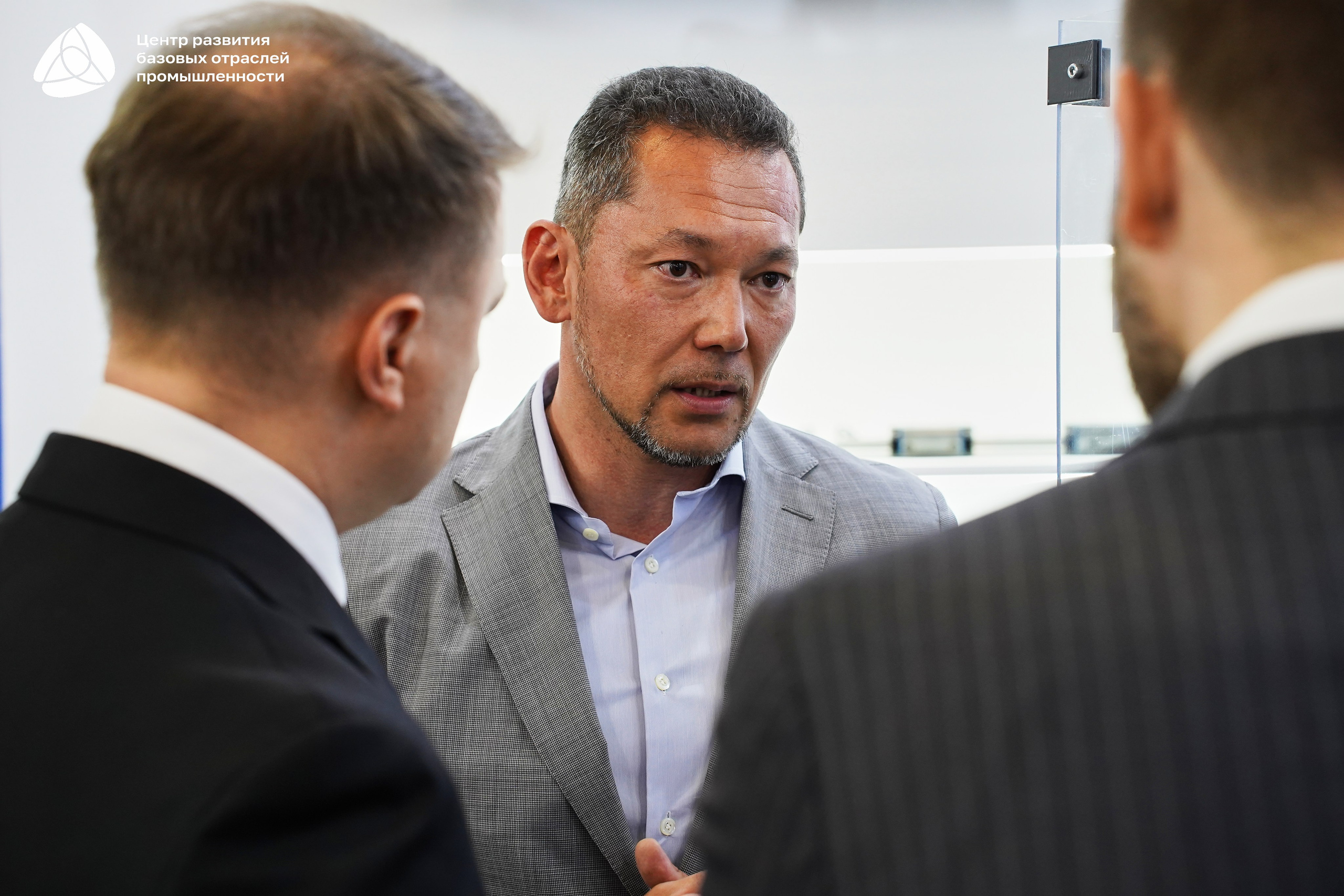 ЭКСПОЦЕНТР Алиханов. Фотограф