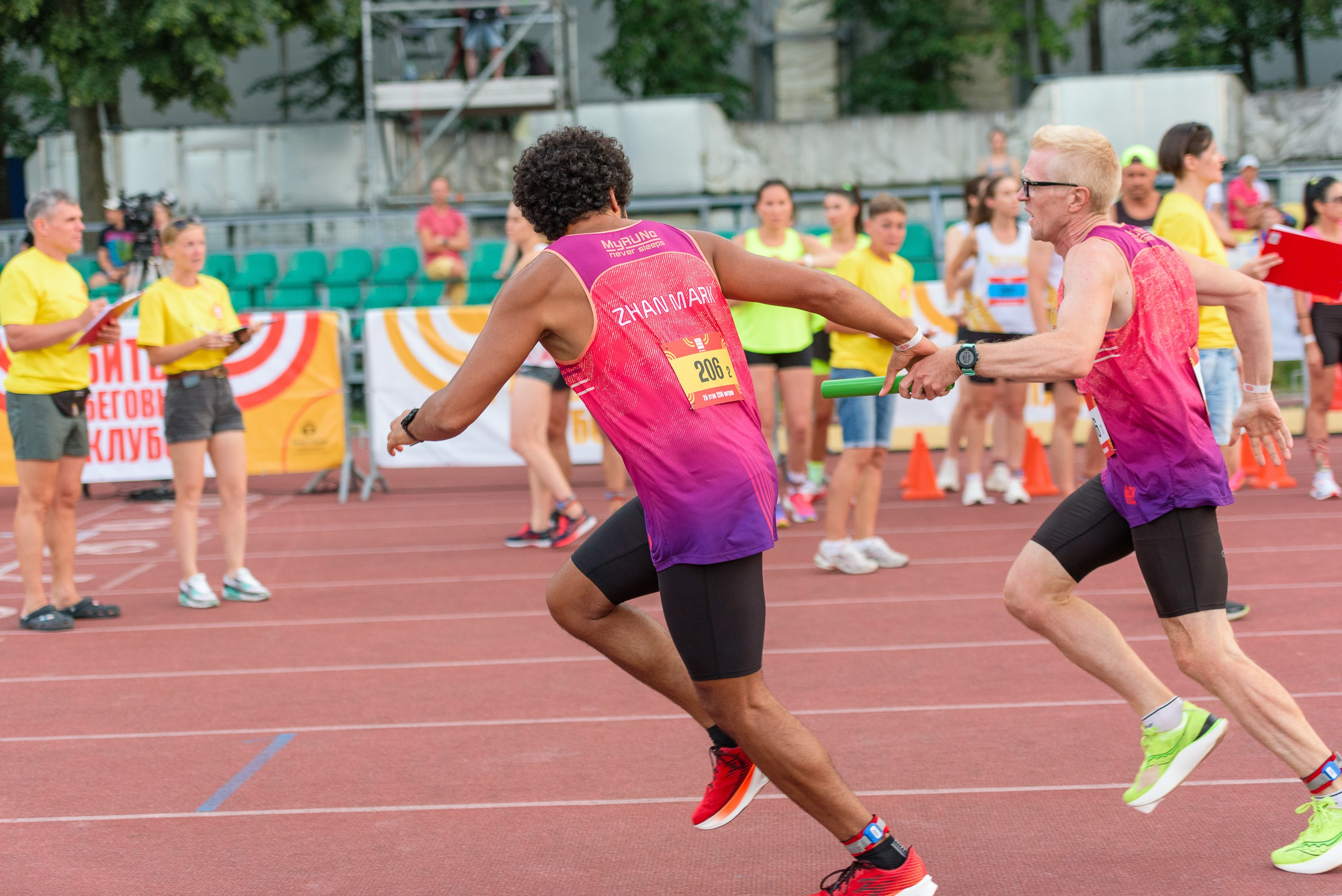 Битва беговых клубов. Репортажный фотограф Сергей Квартальнов