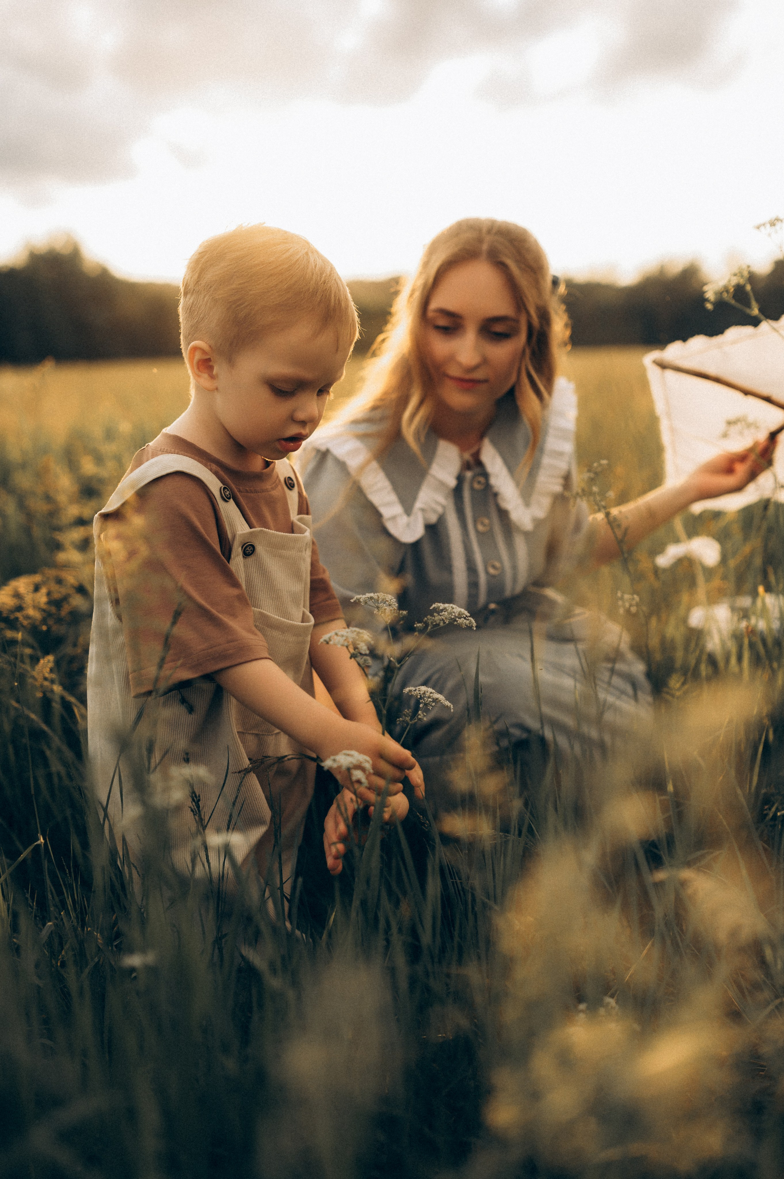 Фотосессия на природе мамы и сына. Фотограф Алексин, Тула