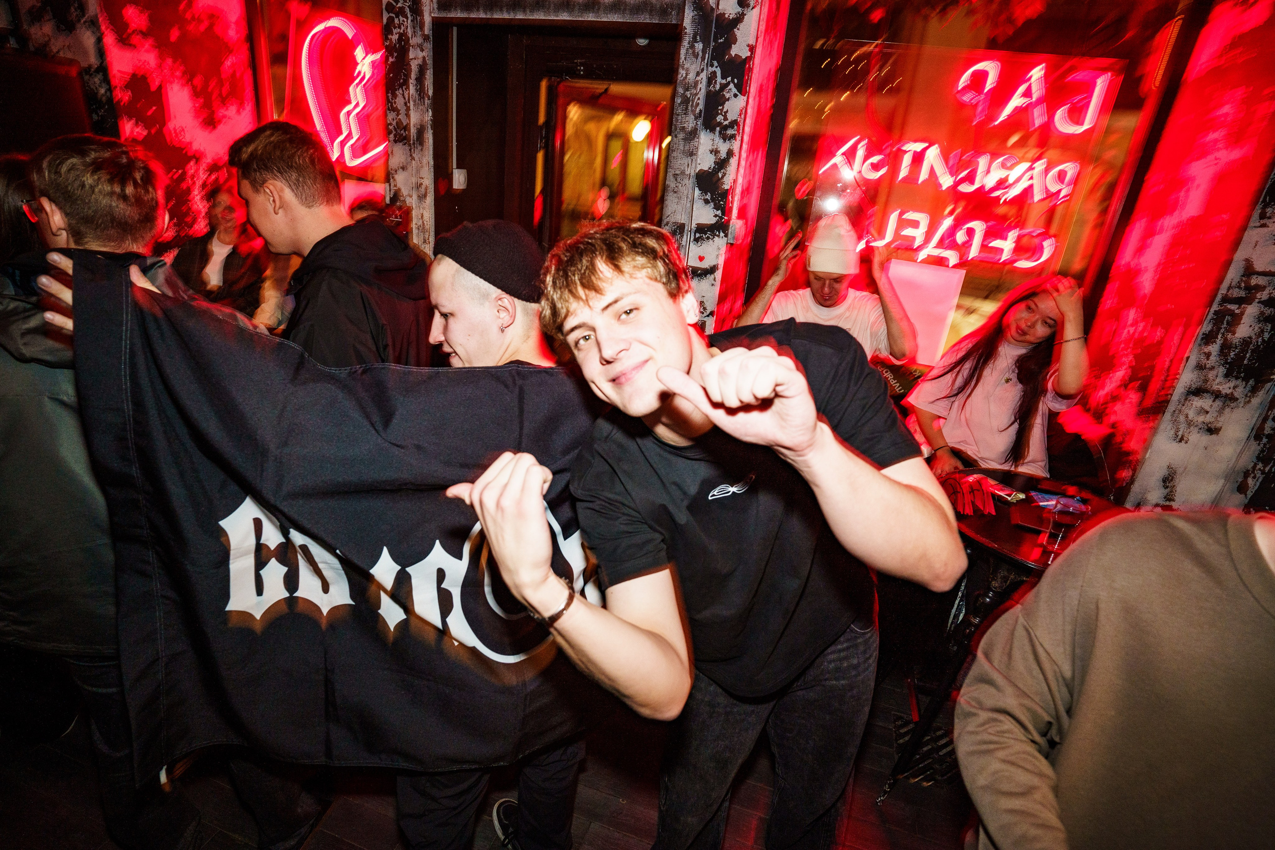 Из Сибири с любовью. Бар разбитых сердец. Концертный и репортажный фотограф в Санкт-Петербурге Слава Пахомов