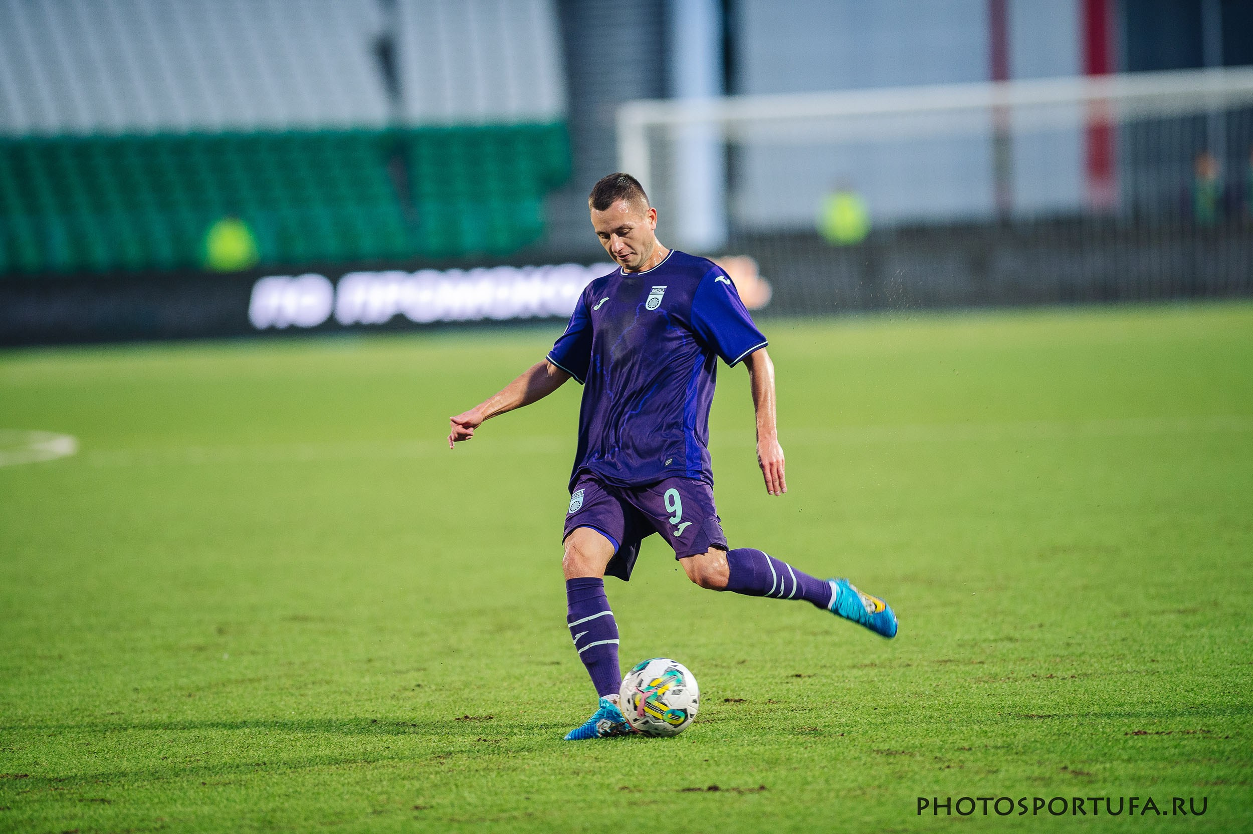 Россия — МЕЛБЕТ — Первая Лига. 4 -й тур «ФК УФА» — ФК «Тюмень». Спортивный фотограф в Уфе Евгений Буров