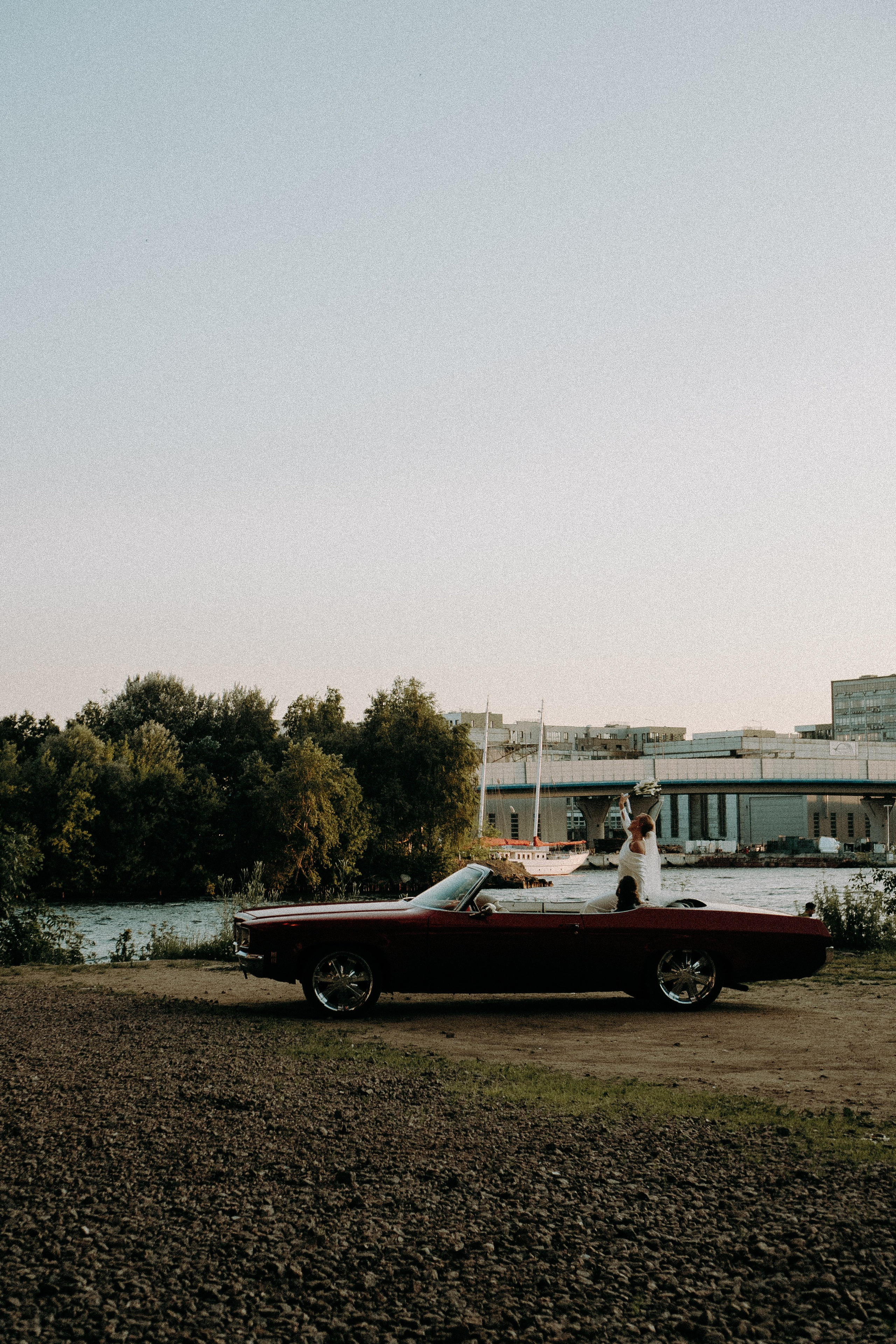 СВАДЕБНАЯ СЬЕМКА ВОЗЛЕ МСОТА БЕТАНКУРА НА КАБРИОЛЕТЕ. Профессиональный фотограф, Санкт-Петербург — Виктория Богомолова