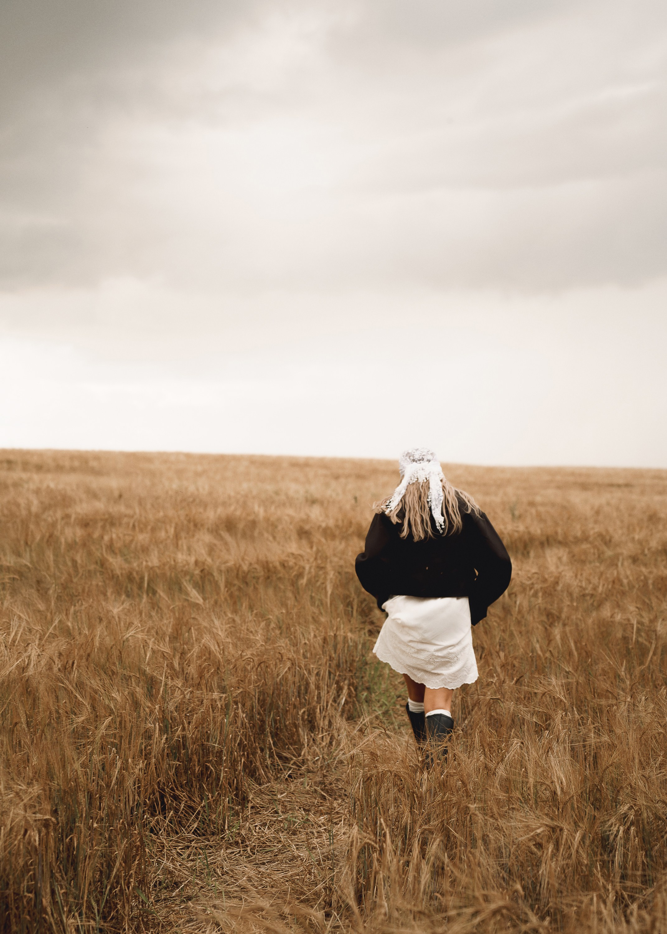 ПОЛЕ. Женский портрет