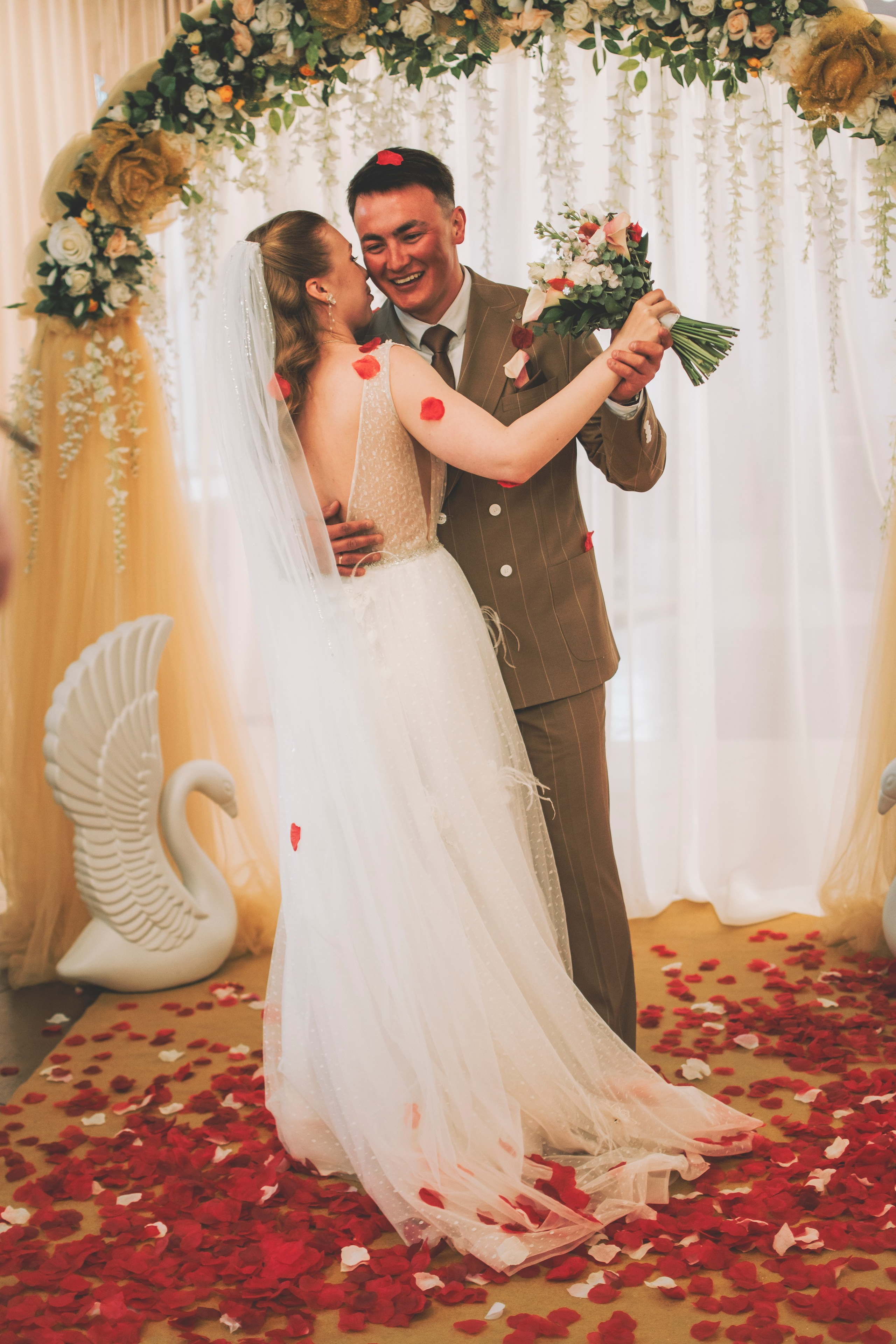 Альберт и Анастасия (Студийная фотосессия, роспись в ДК Нефтяник + фотосессия с гостями). Семейный и свадебный фотограф Губкинский и Ставрополь